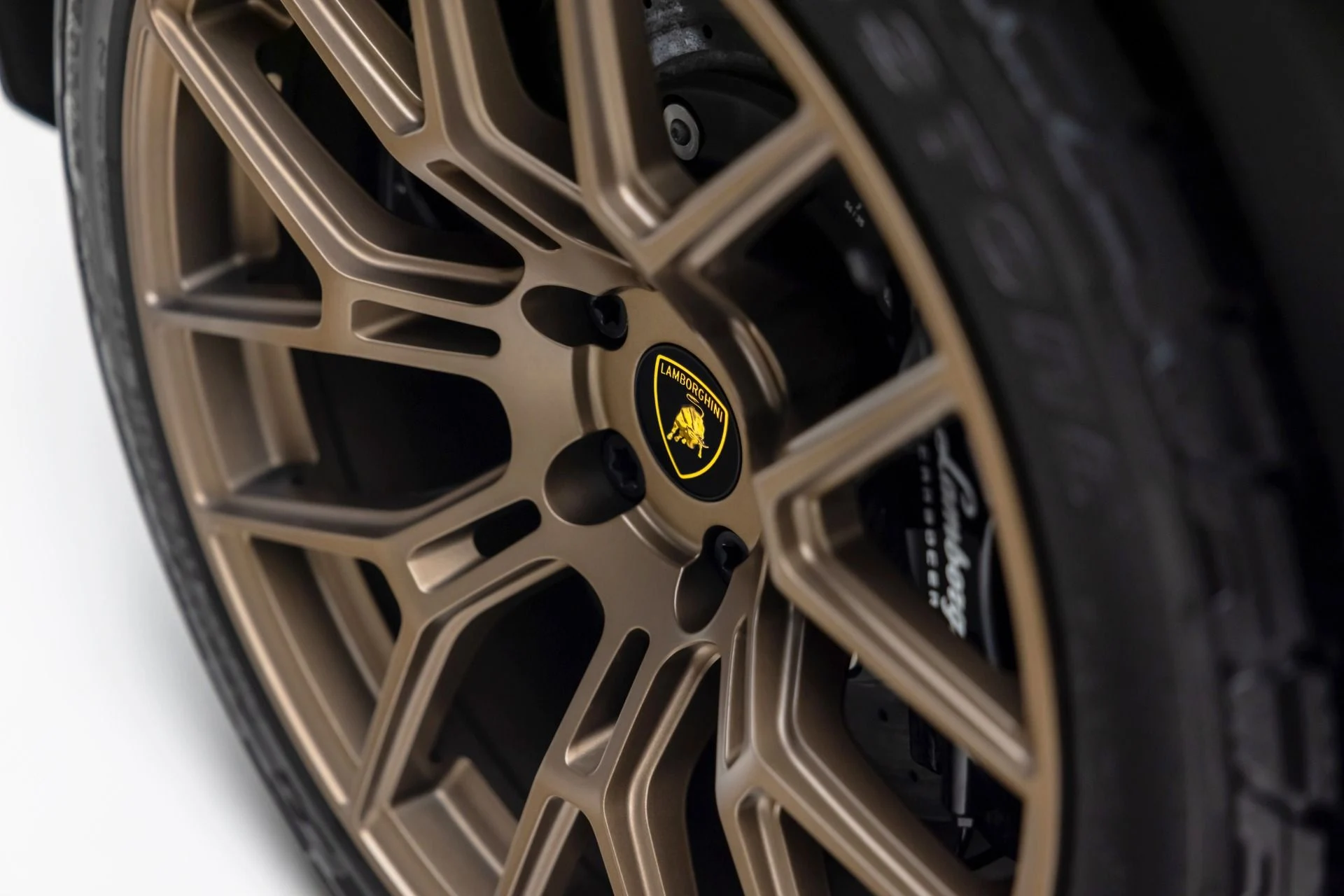 mph035_1878495769_Used_2024_Lamborghini_Huracan_Sterrato_1765391926_8a2137cb6c