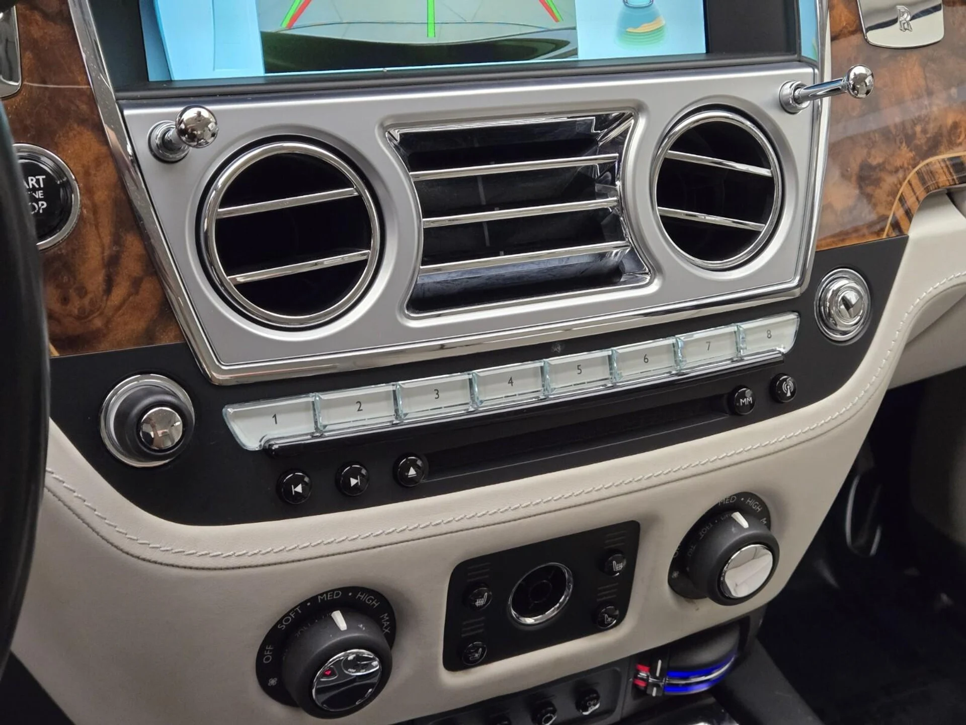 mph035_1912364033_Used_2017_Rolls_Royce_Ghost_1773381602_20c38ce7dd