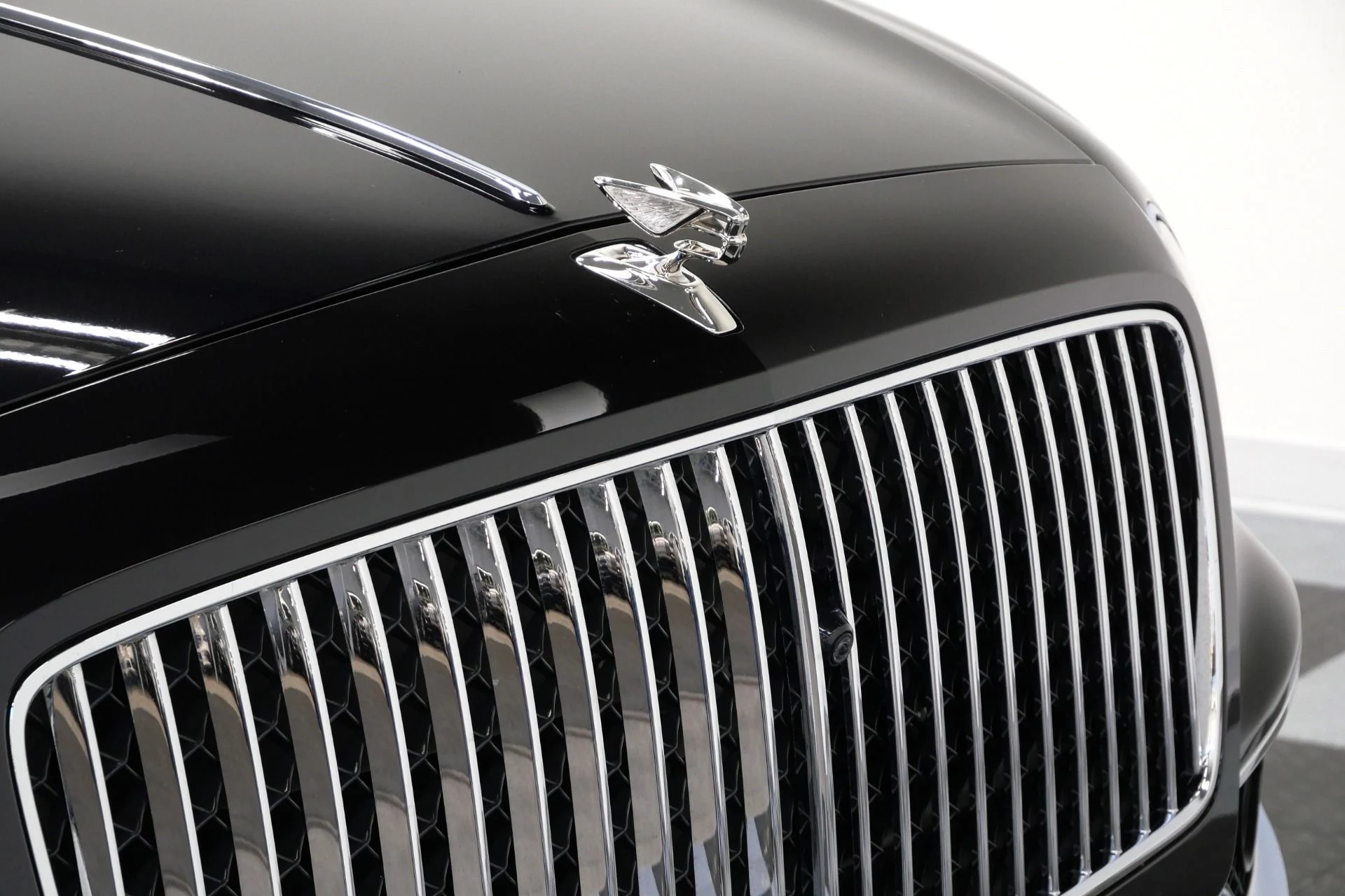 mph035_1920080259_Used_2023_Bentley_Flying_Spur_Hybrid_Touring_Specification_Contrast_Stitching_Piping_Bang_and_Olufsen_1769812693_bb07724c7e