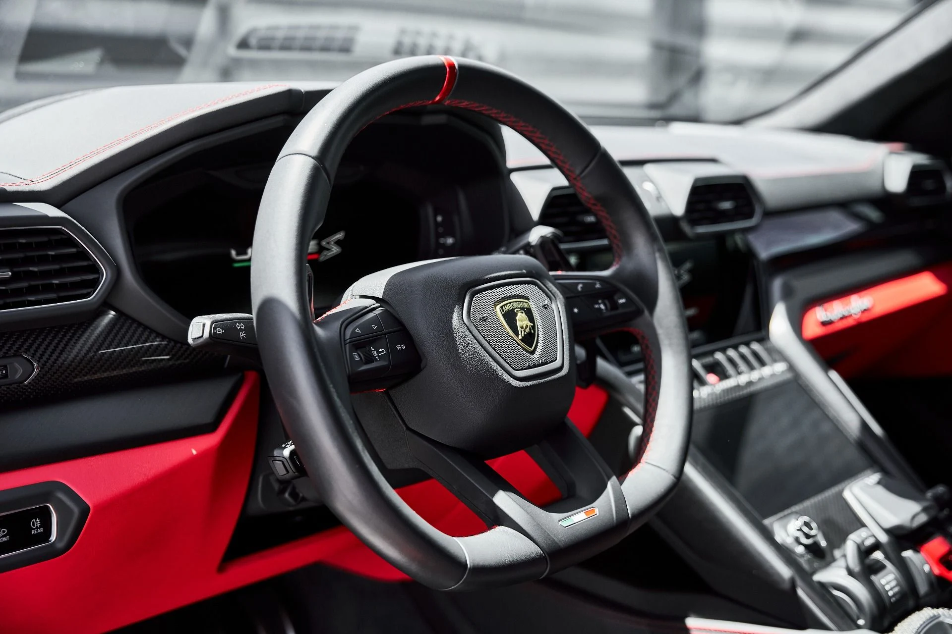 mph035_1921391366_Used_2023_Lamborghini_Urus_S_1781228806_962e4523fa