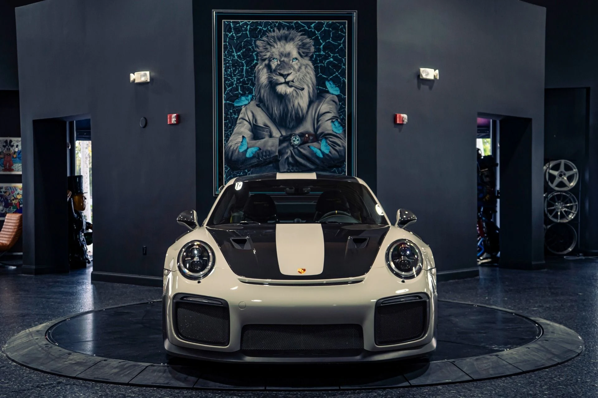 mph035_1924970621_Used_2018_Porsche_911_GT_2_RS_1774897030_4b24e57966