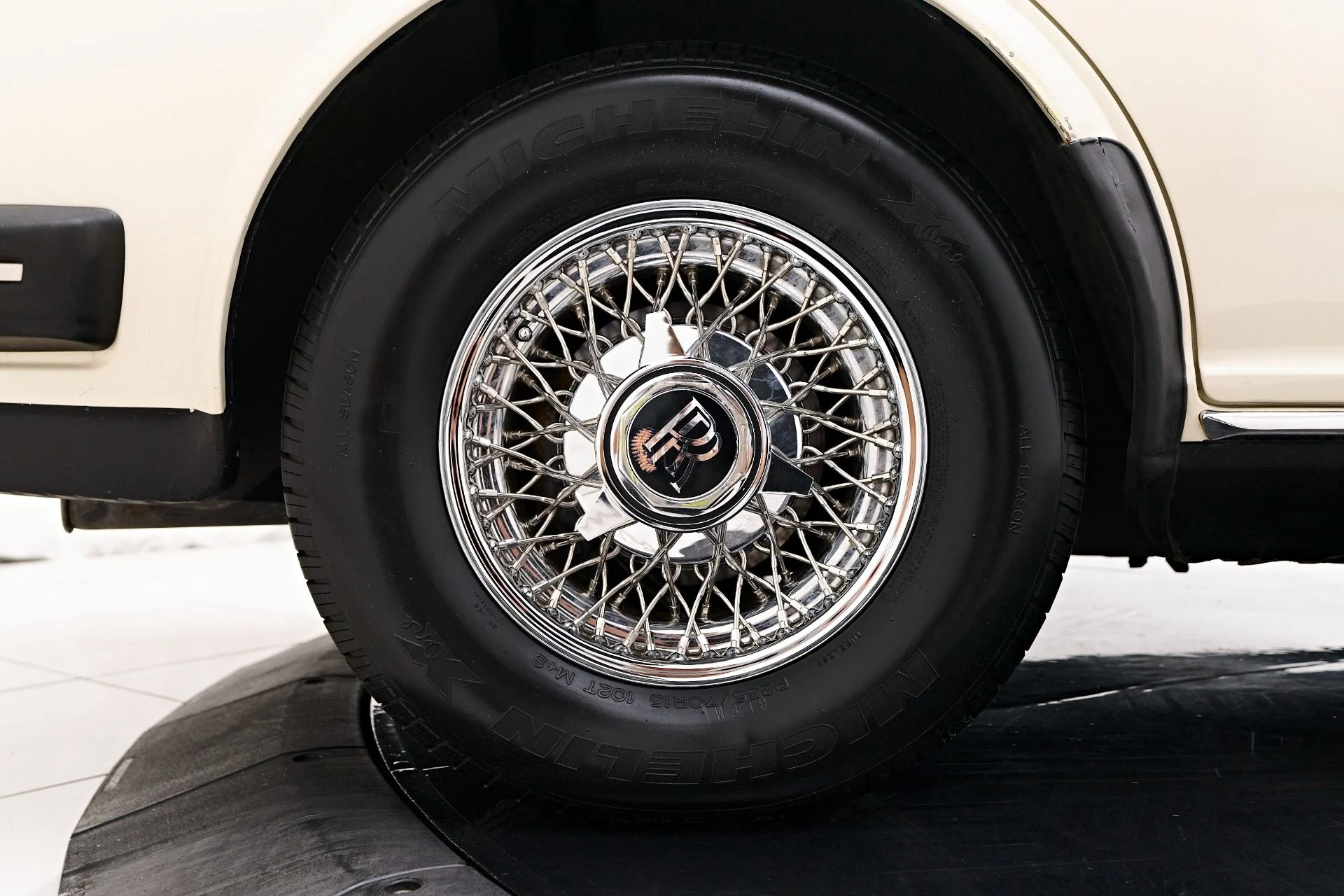 mph035_1925773601_Used_1990_Rolls_Royce_Silver_Spur_1755058774_3ec2283df6