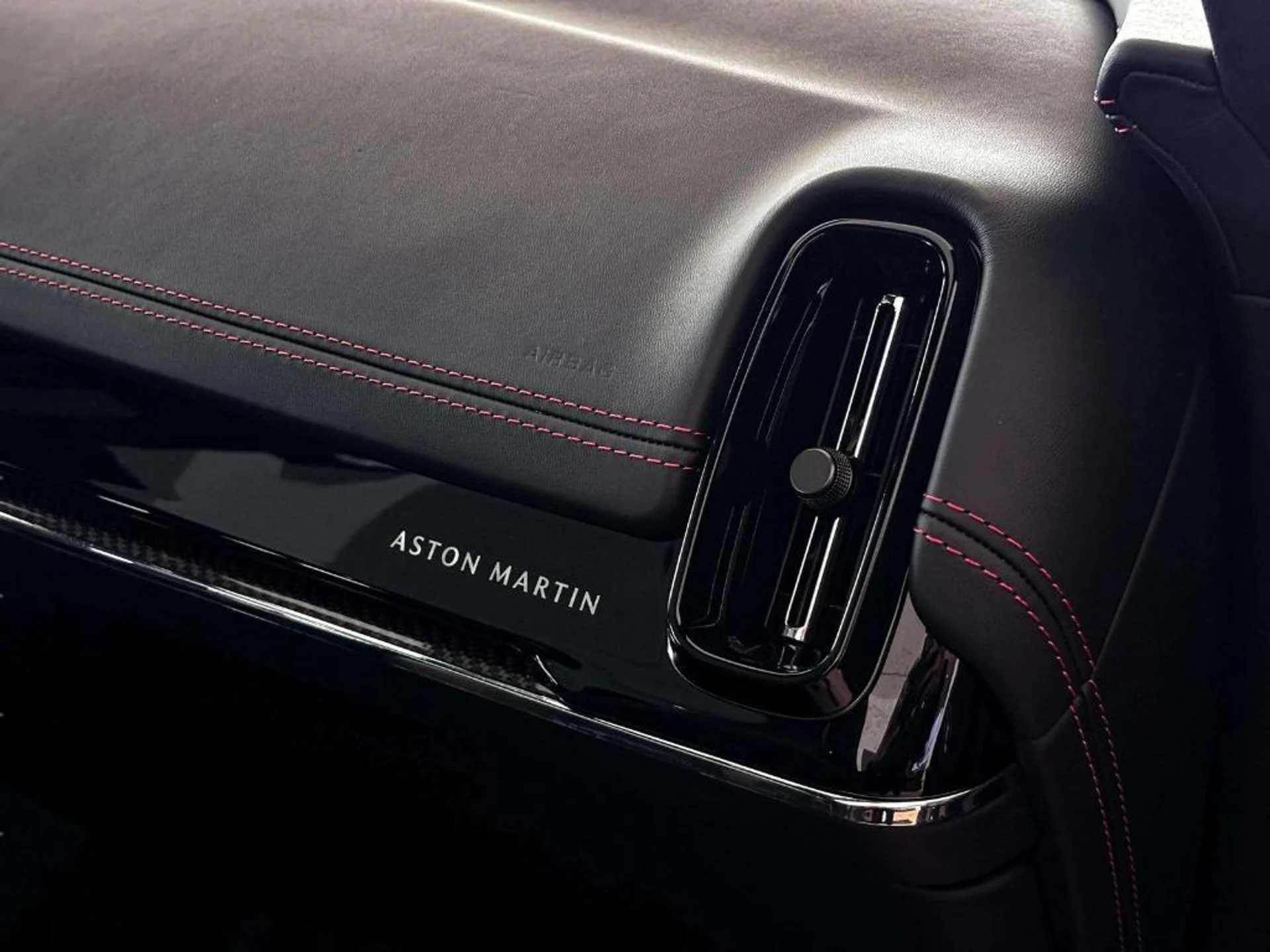 mph035_1933008385_UC_03_R_Lr_Ma_Bur_Zjim_Iv_Jh2ni_OXMI_fd26173e30