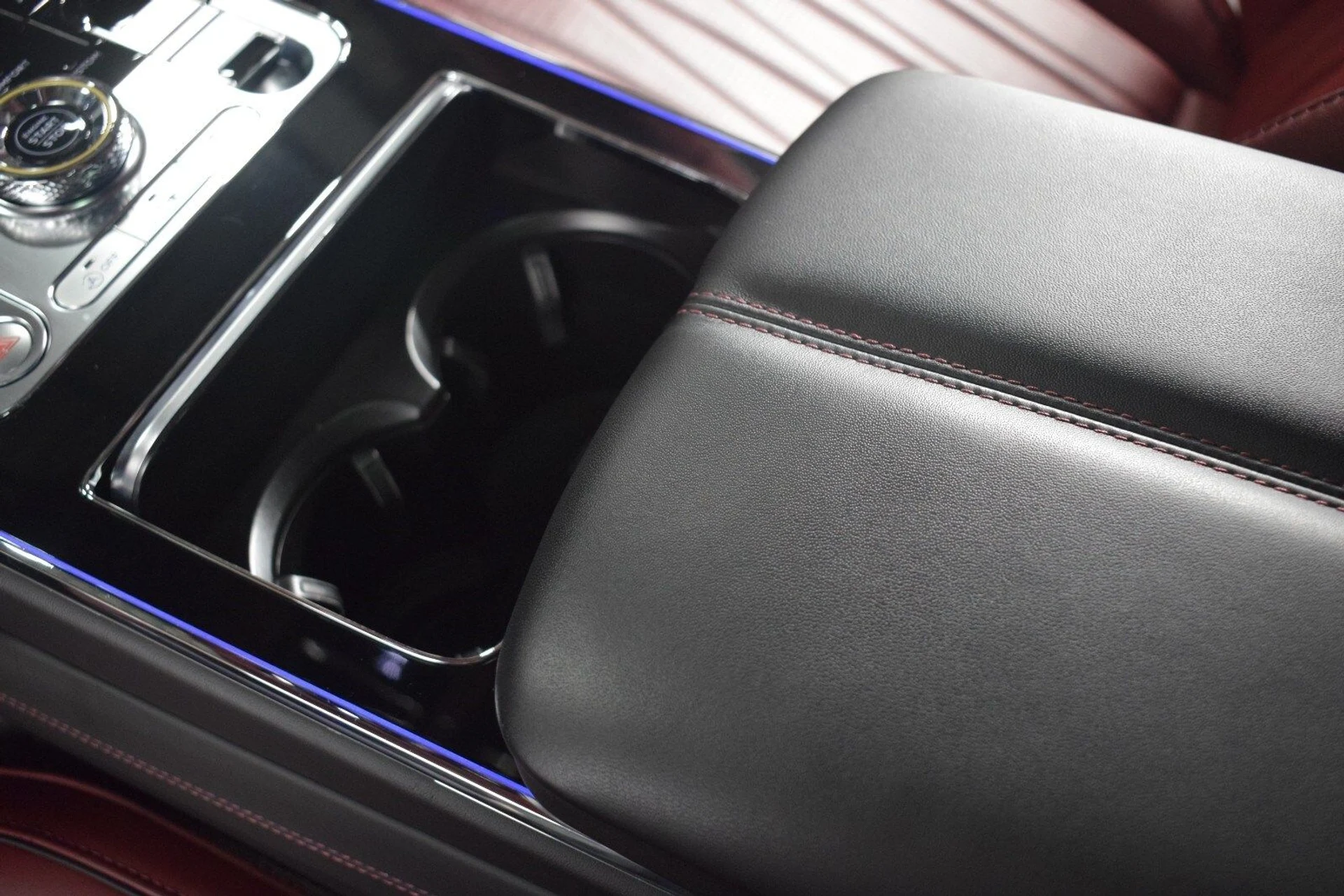 mph035_1939641437_1ab32768d854d6fc874a131391232f85x_7169a5a2d9