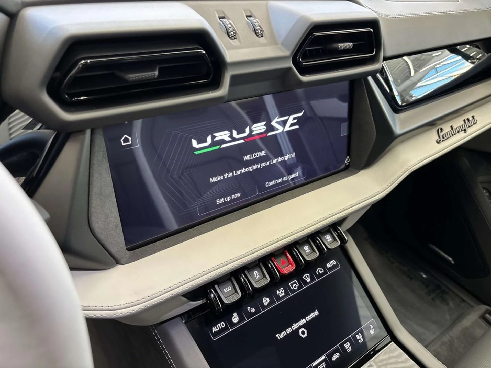 mph035_1959568175_72342a27e4a240a8f376656a71555689x_440951c654