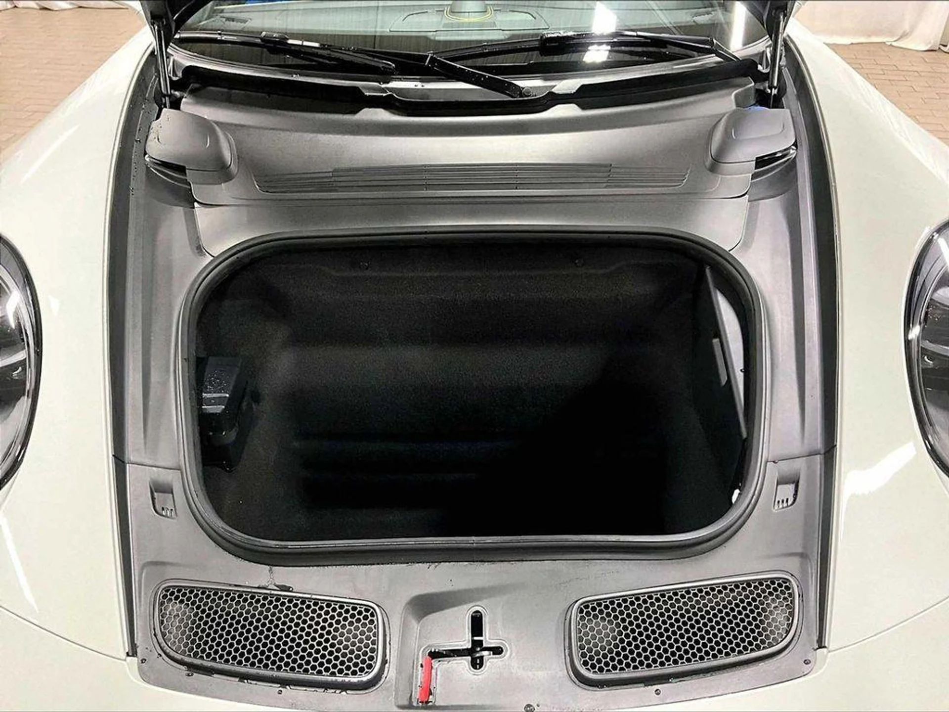 mph035_1978924751_q_BN_Xp2ug_V_At_F_Wydttkqc_WVHKC_Qg_56109ef4c3