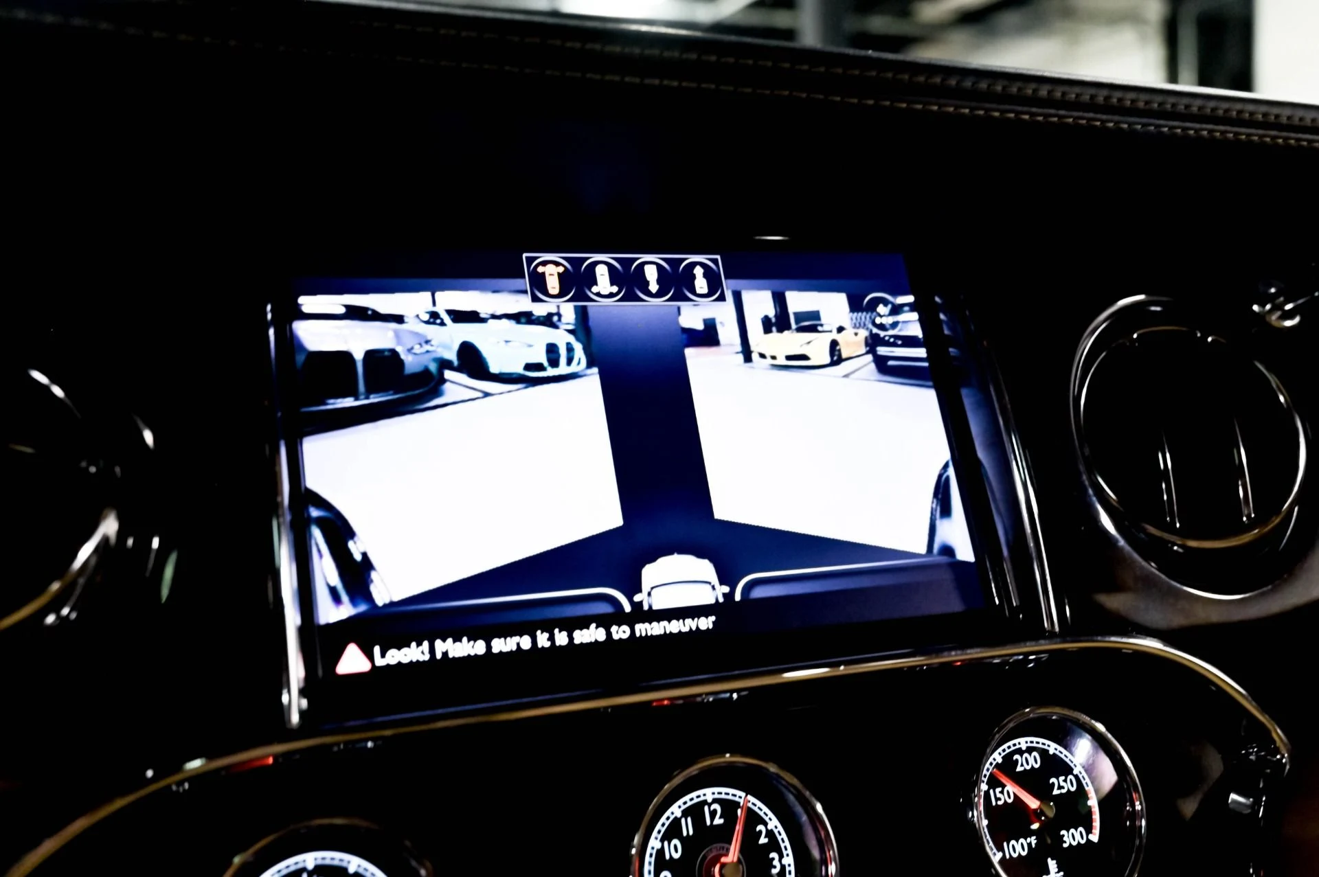 mph035_1980680242_Used_2017_Bentley_Mulsanne_1782570878_a93cdc29df