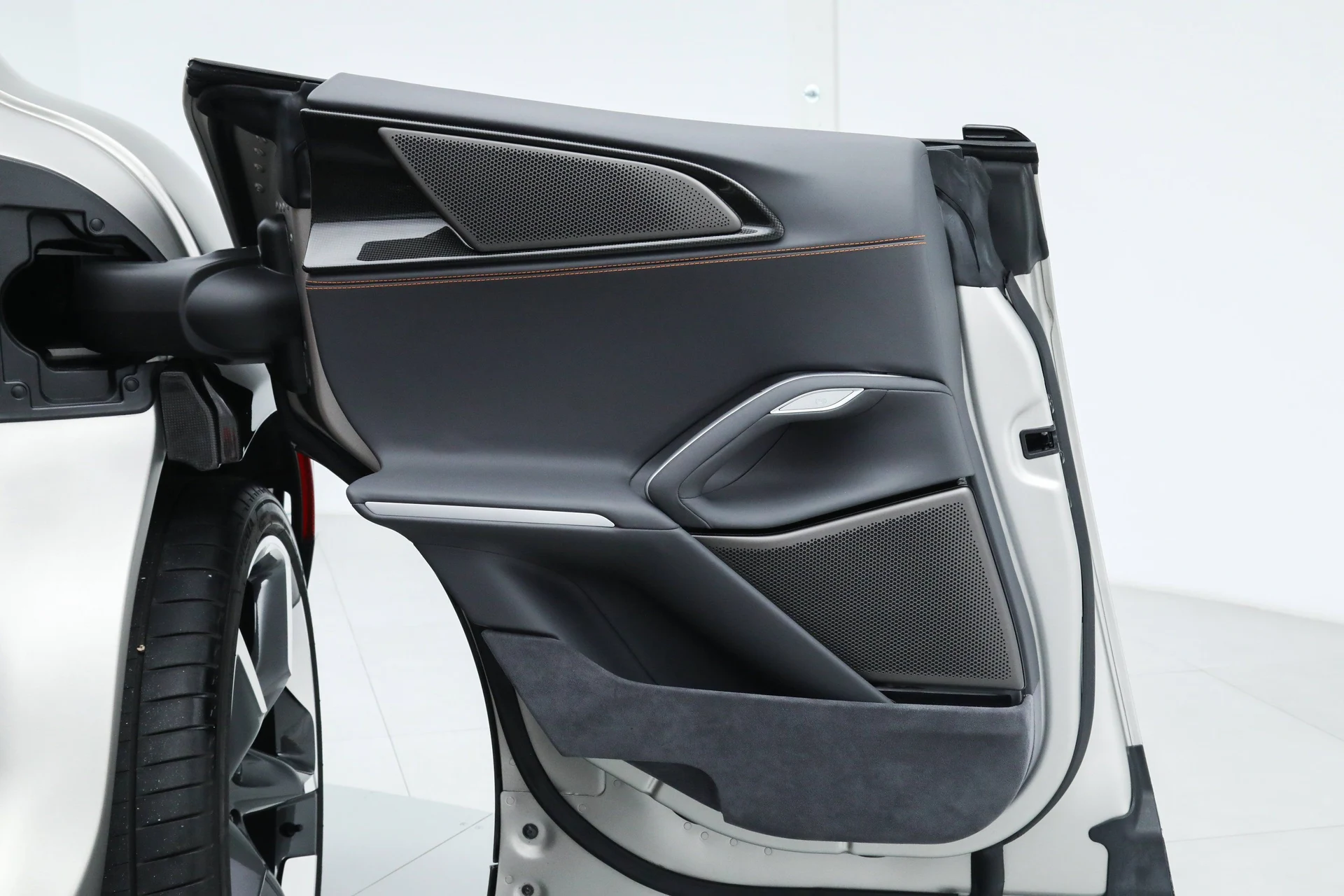 mph035_1997455626_5c9d7202f0fd56c25d32eb89e1f58b0f_c6d37def01