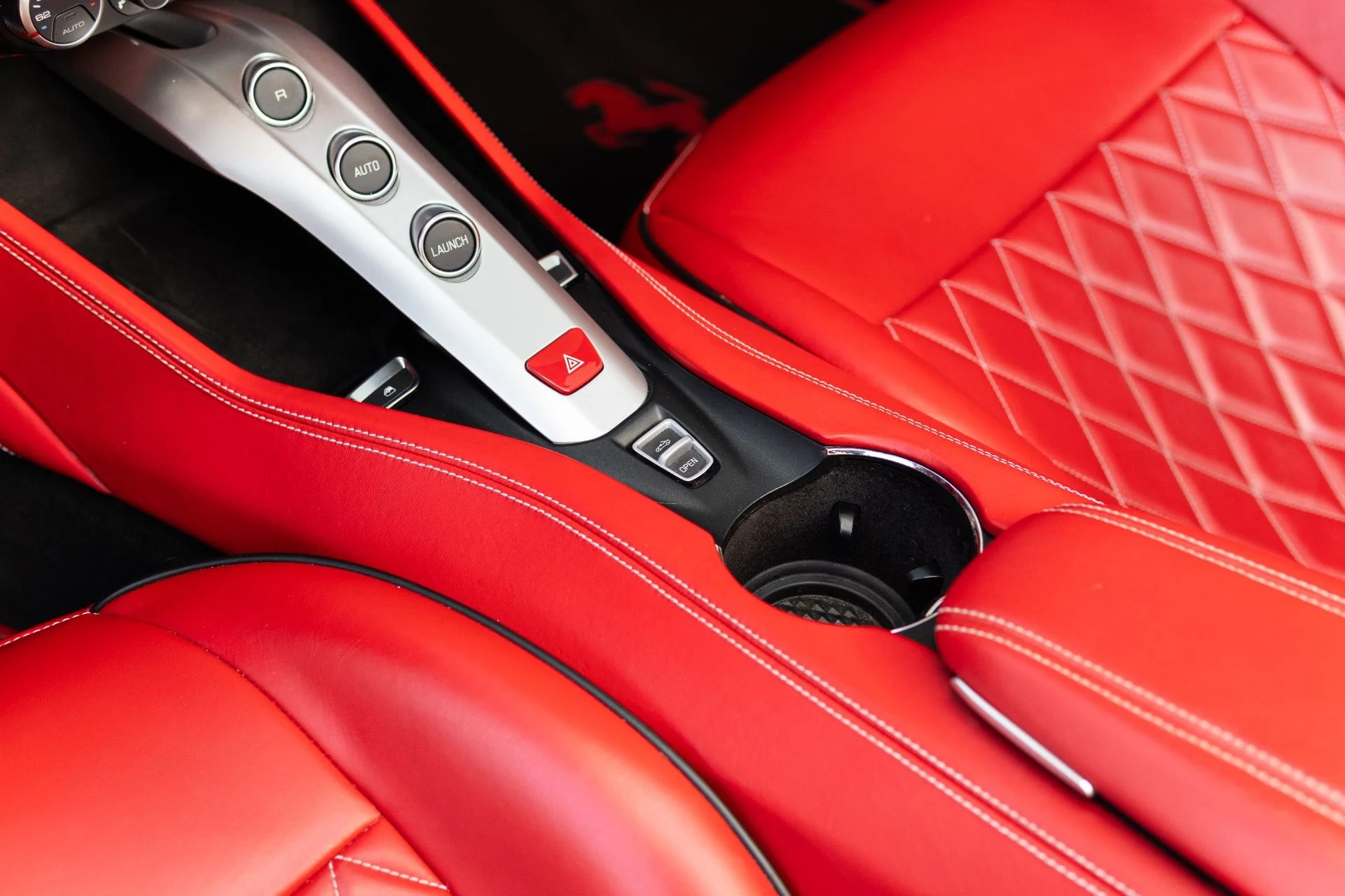 mph035_2002098492_Used_2017_Ferrari_California_T_1767901173_e0a9a01a2c