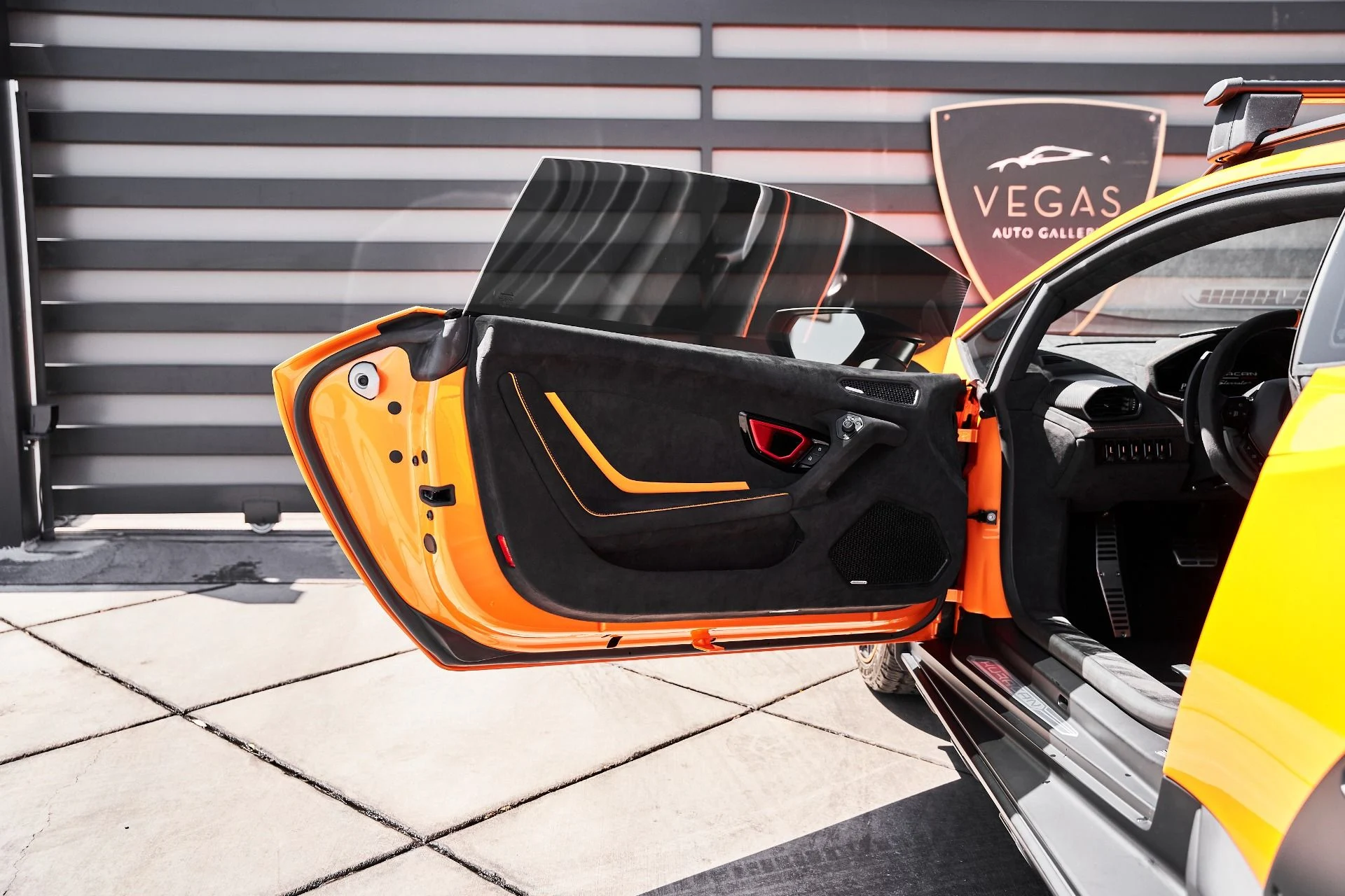 mph035_2009697718_Used_2023_Lamborghini_Huracan_Sterrato_Base_1776823444_0abd7e8210