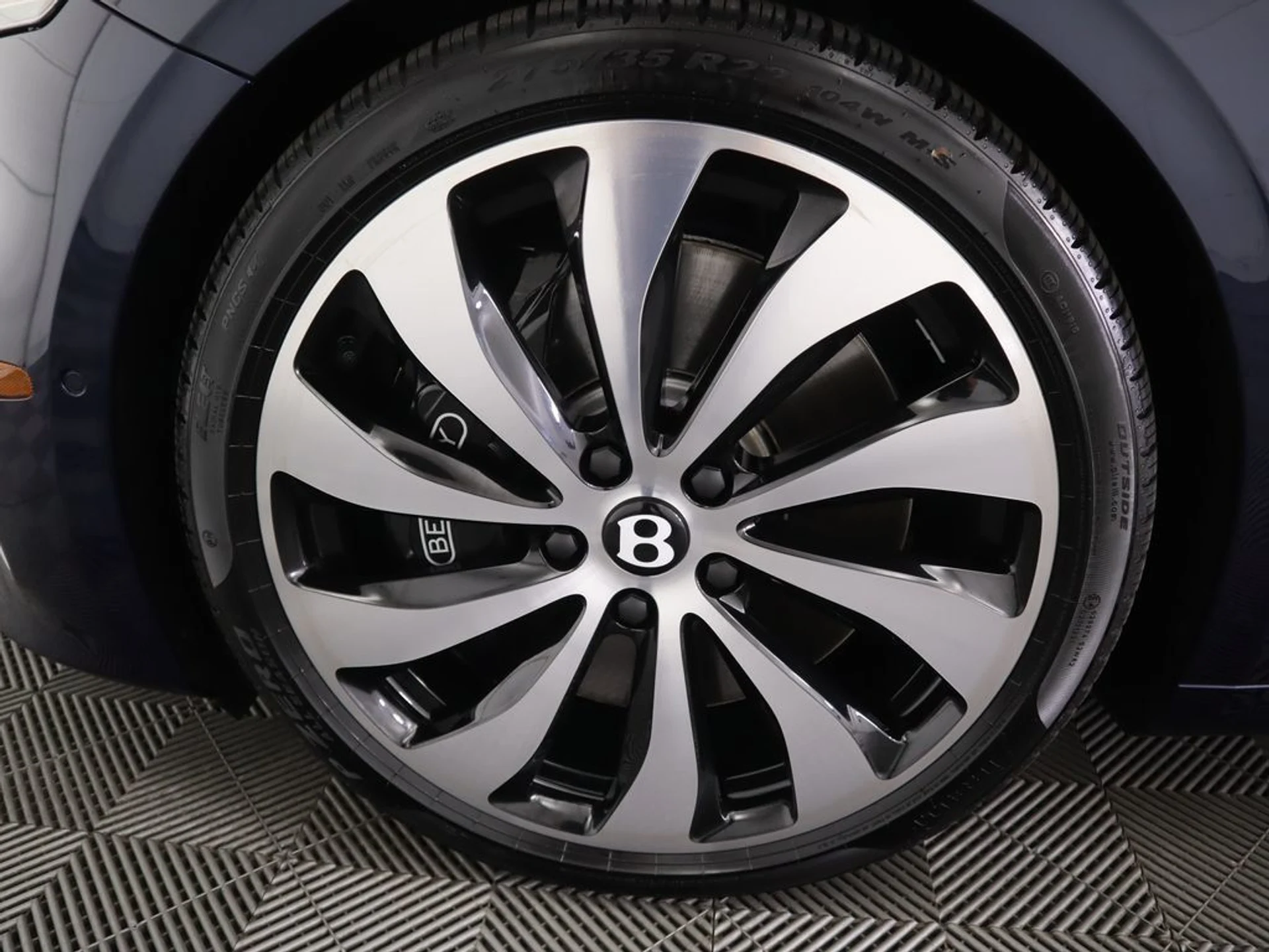 mph035_2020476479_new_2026_bentley_continental_gtc_8119_22981514_36_1024_a05f3fcaa3