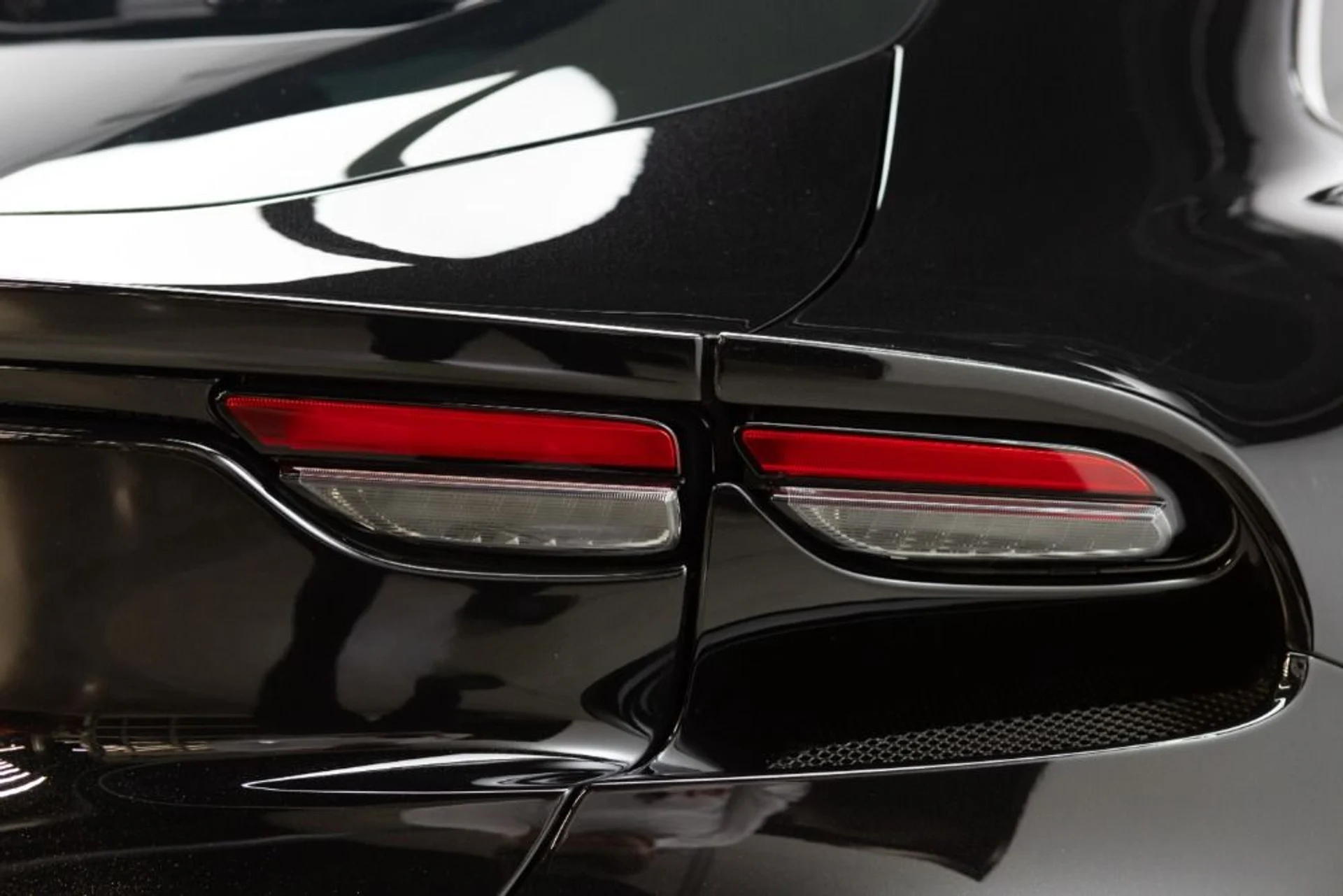 mph035_202494599_Used_2025_Ferrari_Purosangue_7fdf619a35