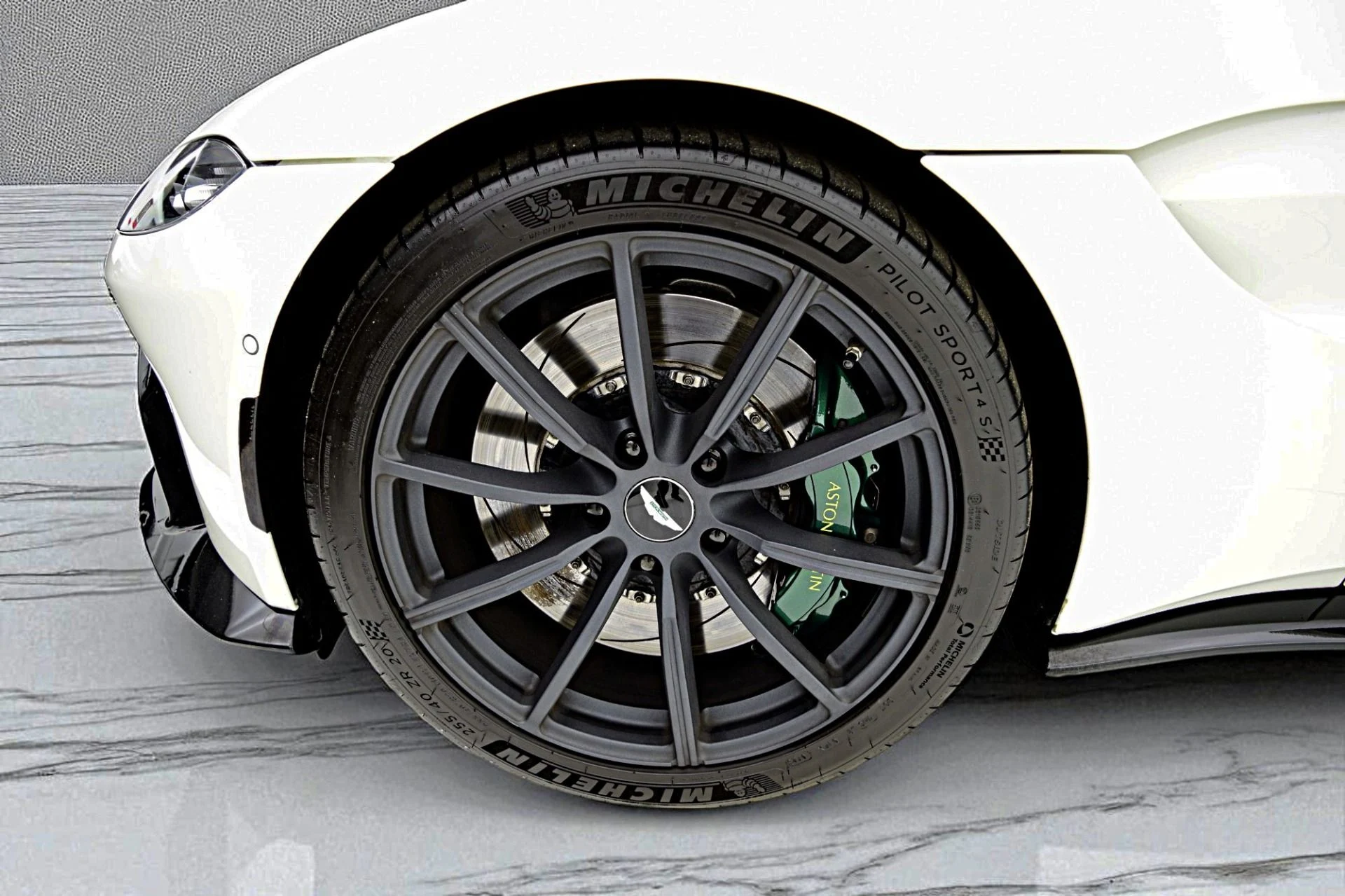 mph035_2025333273_Used_2019_Aston_Martin_Vantage_Coupe_232784b080