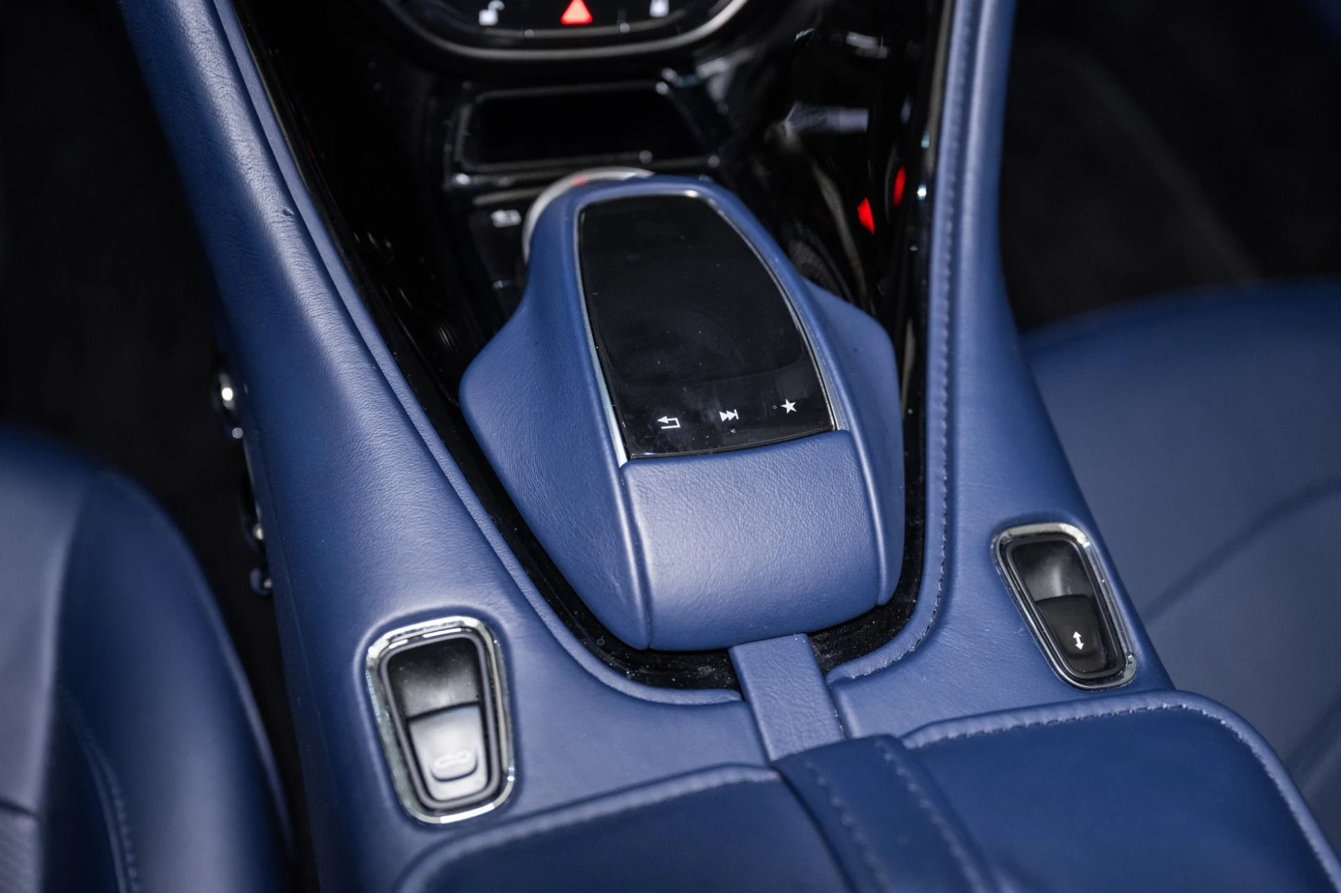 mph035_2025837387_Used_2020_Aston_Martin_DBS_Superleggera_1754334854_088e013cbd