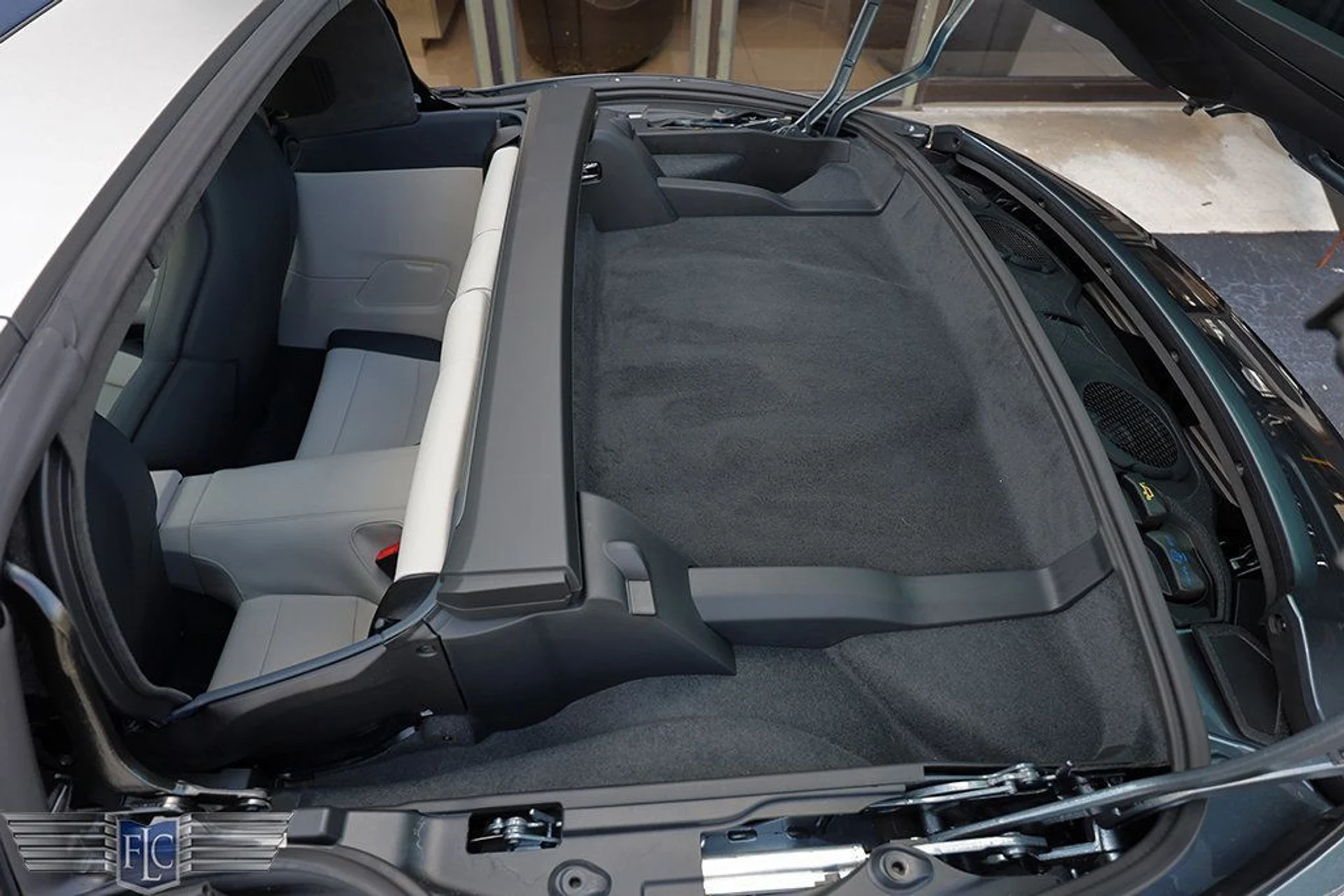 mph035_2028044995_used_2026_porsche_911_targa4s_6305_22995044_36_1024_e6432e9e1d