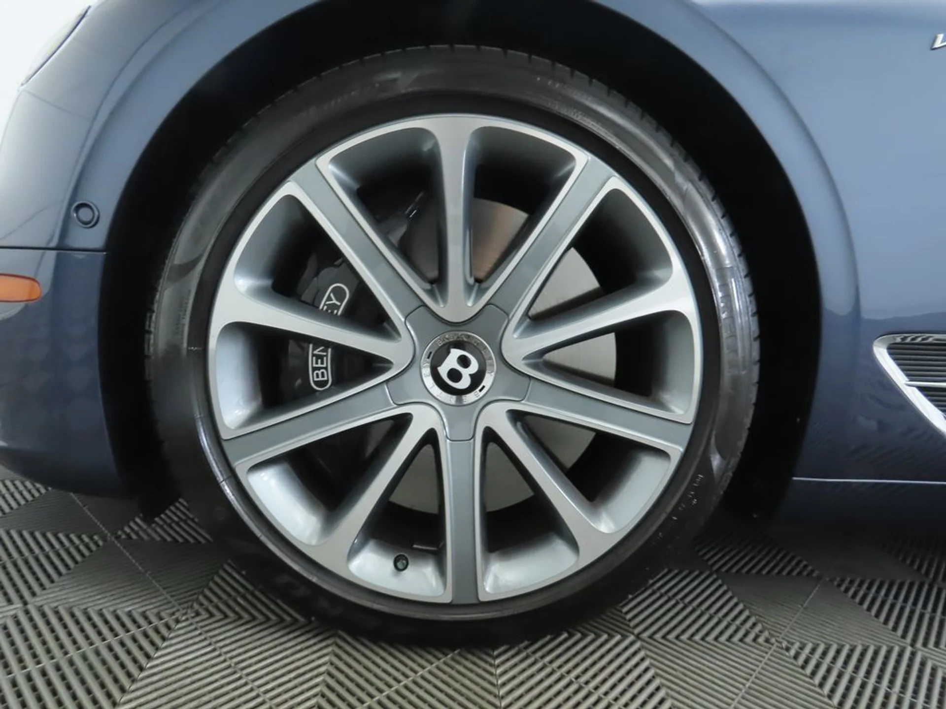 mph035_2033001151_used_2022_bentley_continental_gtmullinerconvertible_8119_22956704_36_1024_9e7ec4288d