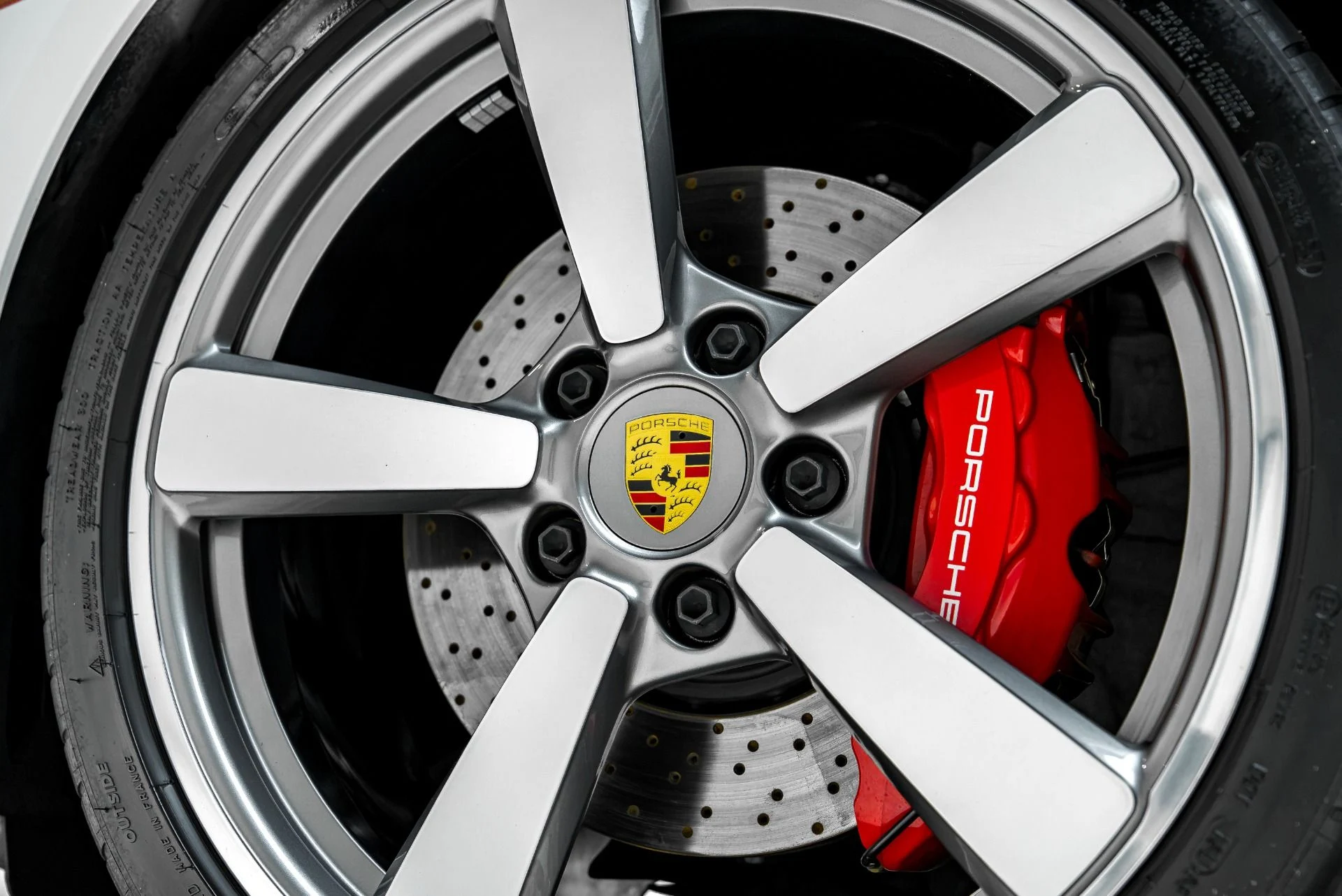 mph035_2033372383_Used_2024_Porsche_911_Targa_4_S_1790017662_c0b1fa4844