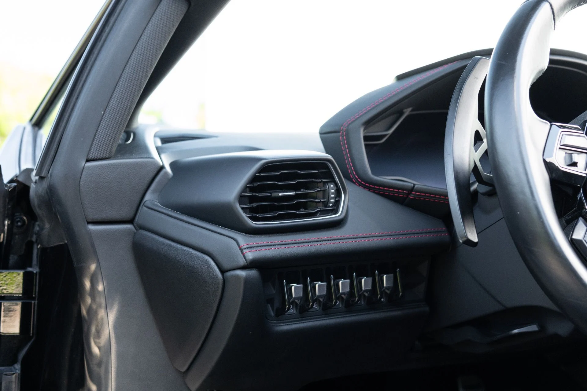 mph035_2040750680_Used_2017_Lamborghini_Huracan_LP_610_4_Spyder_1774364077_ea220670b8