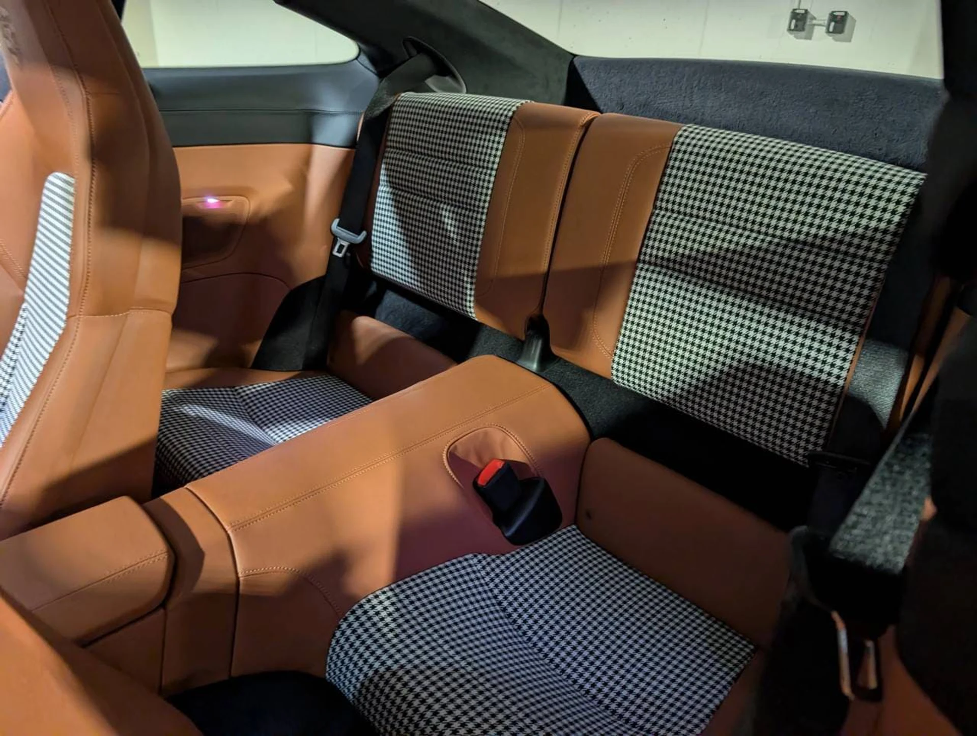 mph035_2041038898_7049f241e040a9ecafc2b464b33da96ax_26699df3b3