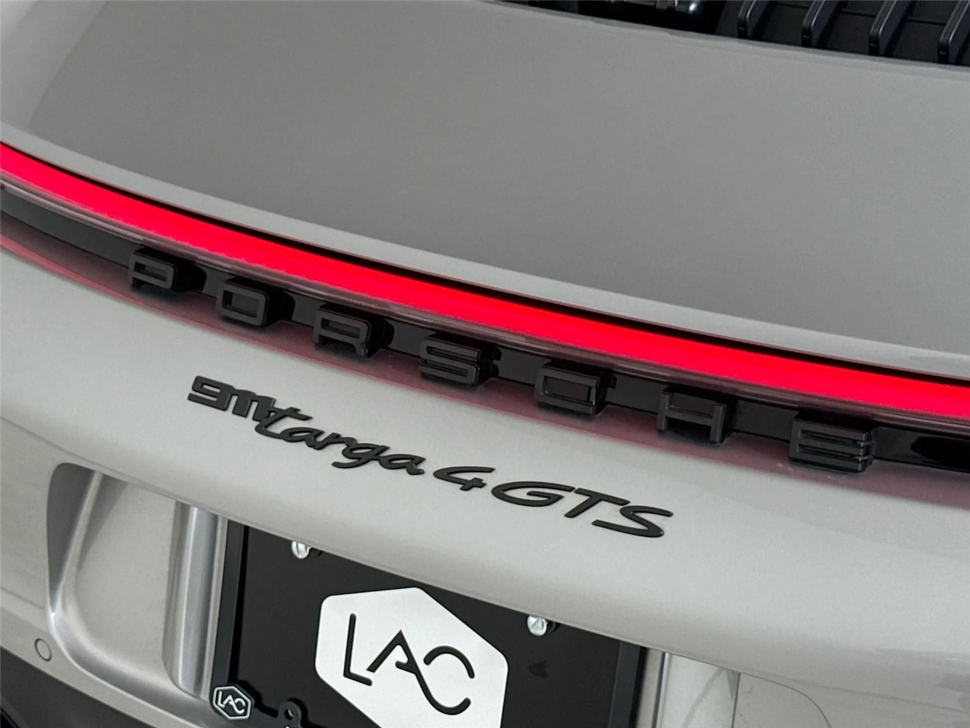 mph035_2042372228_26026581a59444541a8eee4b36156c8f_588d32f09a