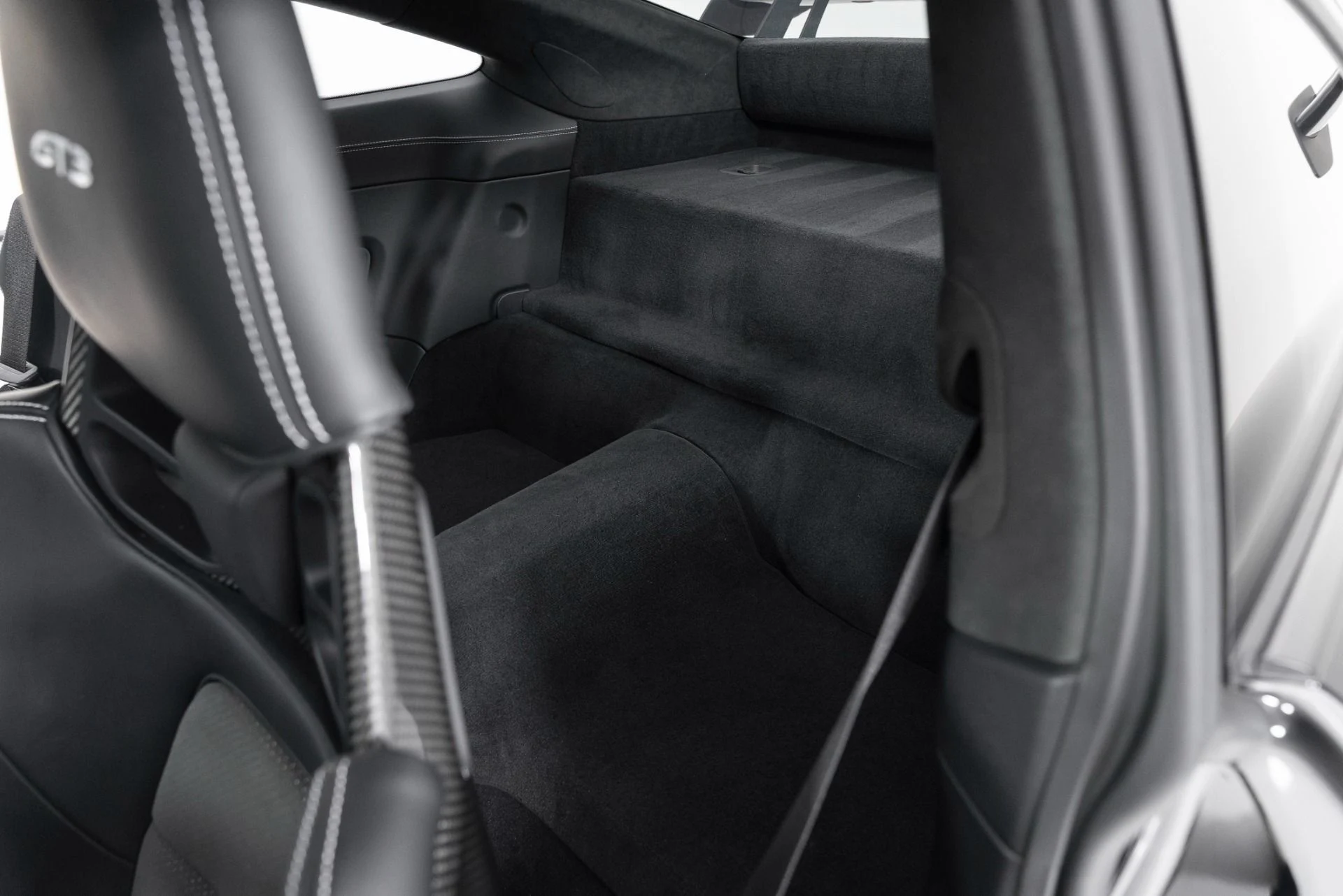 mph035_2042441370_Used_2022_Porsche_911_GT_3_1757453064_2fc4affa5f