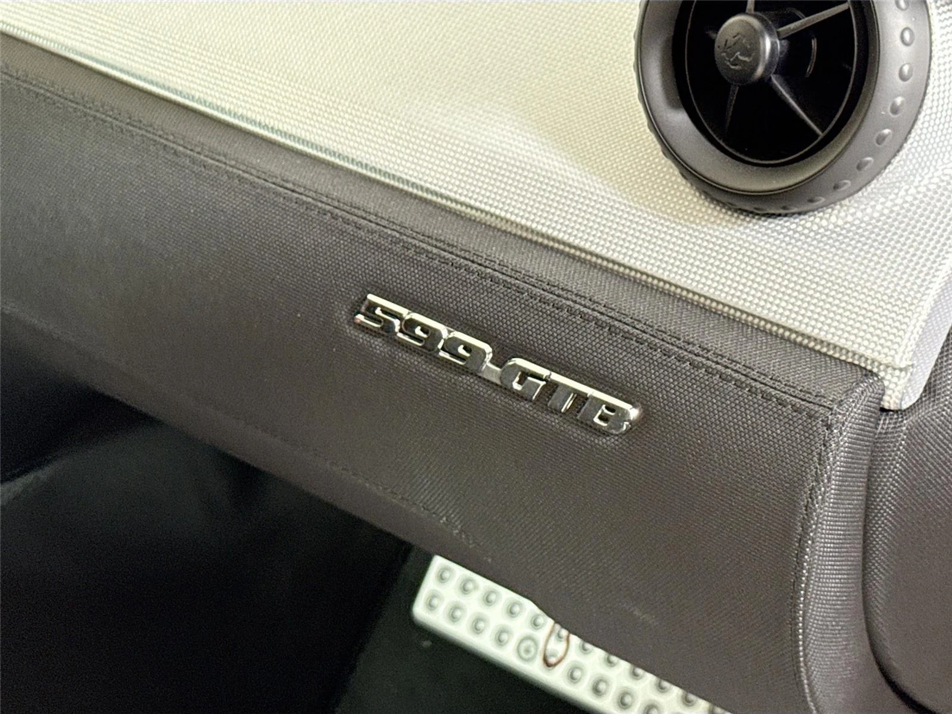 mph035_2047916815_507f0f86f89e16eebc9542244e8cf823_0166757bd8