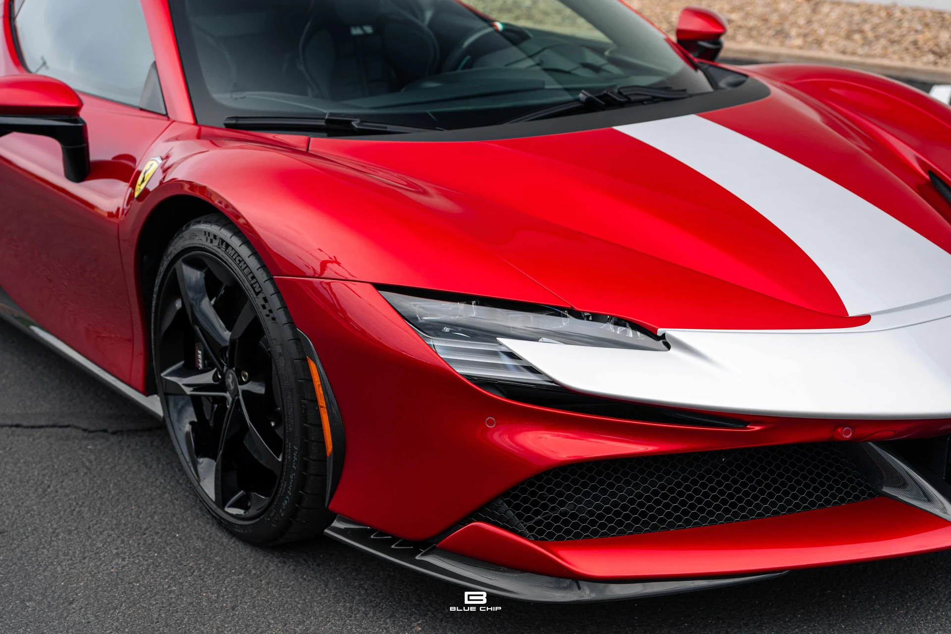 mph035_2063394798_6a6a857324231c43334c07fc_23796_202025_20_Ferrari_20_SF_90_20_Spider_20_Roso_20_Magma_36_c25ae4cca5