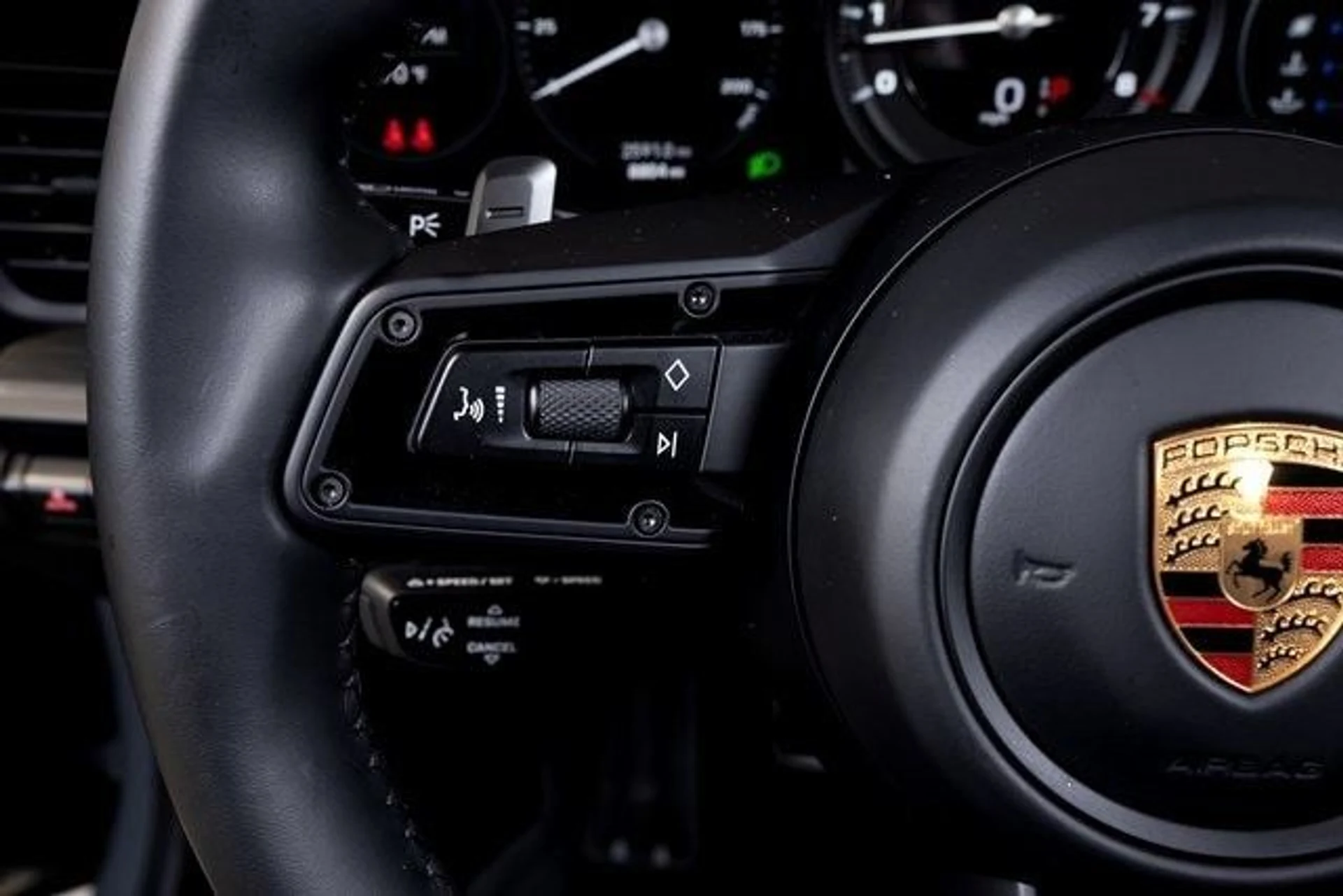 mph035_2065294104_843cfe975036c21382aa07acb47a4078x_d393db75a5