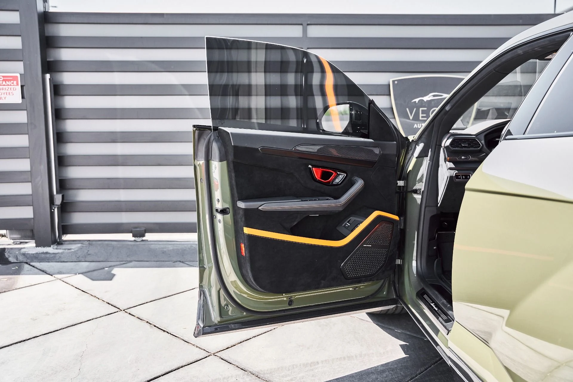 mph035_2070302742_Used_2023_Lamborghini_Urus_Performante_1778288918_761317c36b