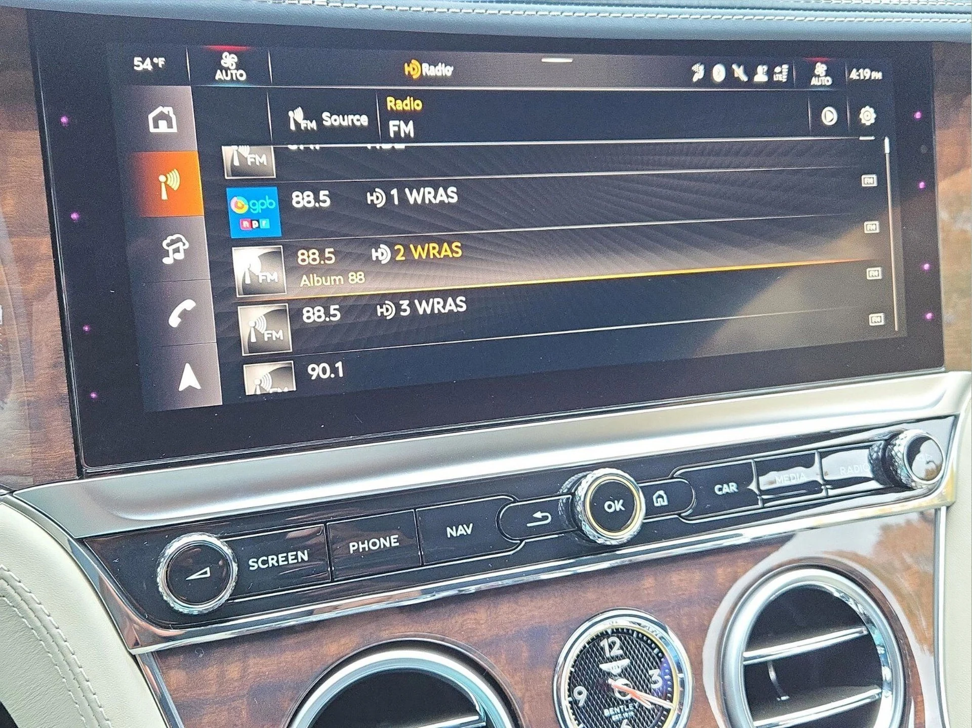 mph035_2072597395_b318d7894ec79b0a3388f6653a75848bx_e9494c03af