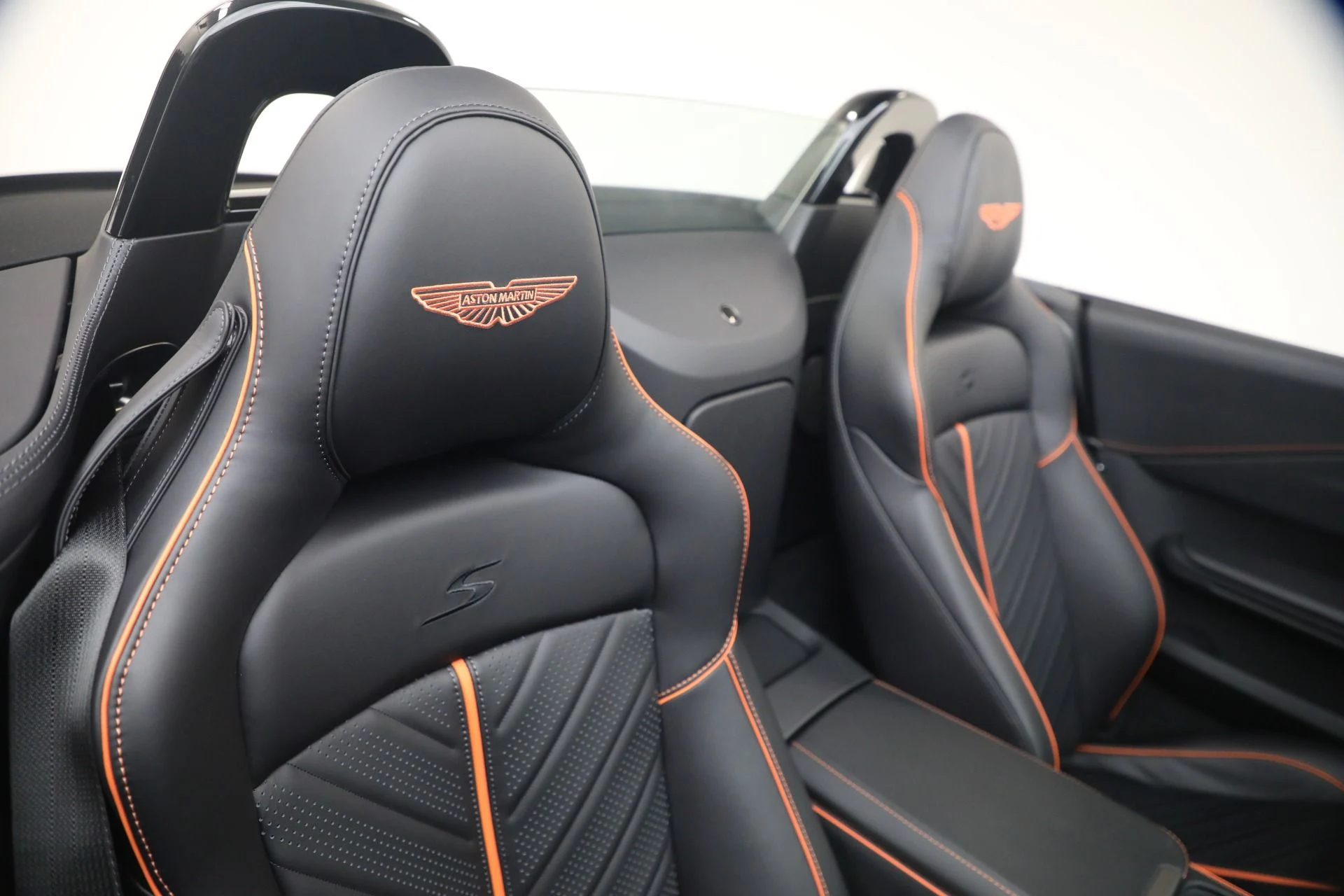 mph035_2078327476_New_2026_Aston_Martin_Vantage_S_Roadster_1790281816_17d8871bfe
