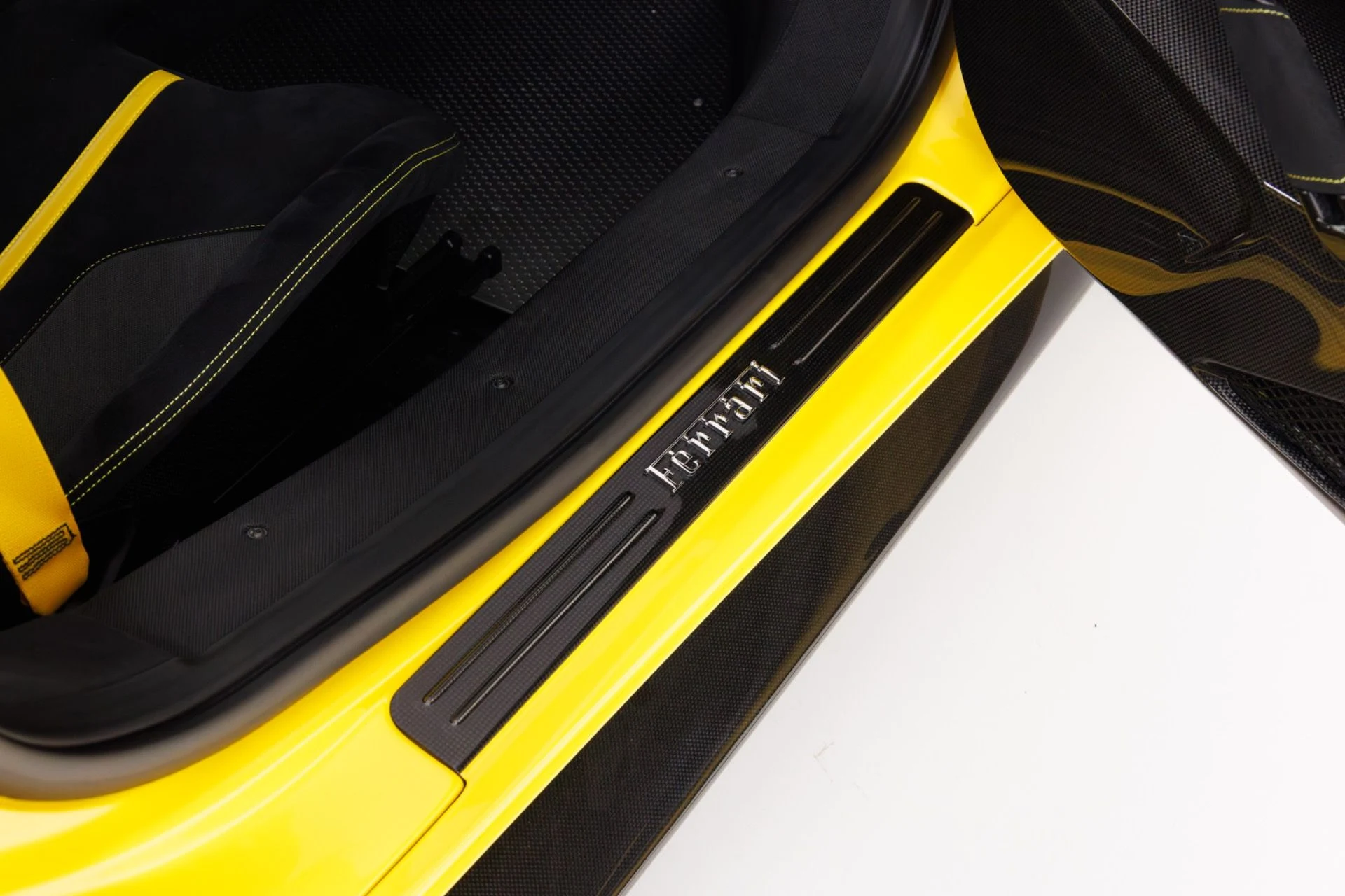 mph035_2112734623_Used_2020_Ferrari_488_Pista_1773687206_9adb383ad9