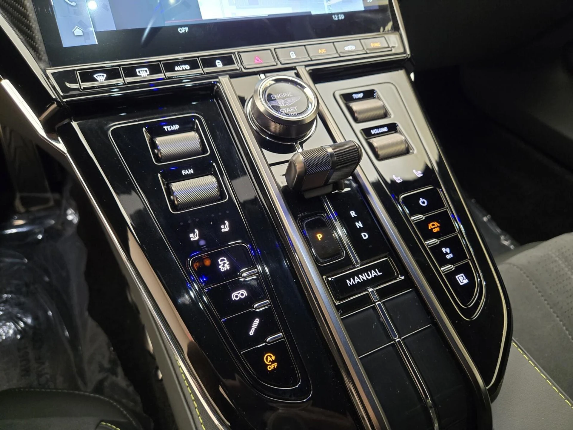 mph035_212190807_New_2025_Aston_Martin_Vantage_1753161557_83d95f2160