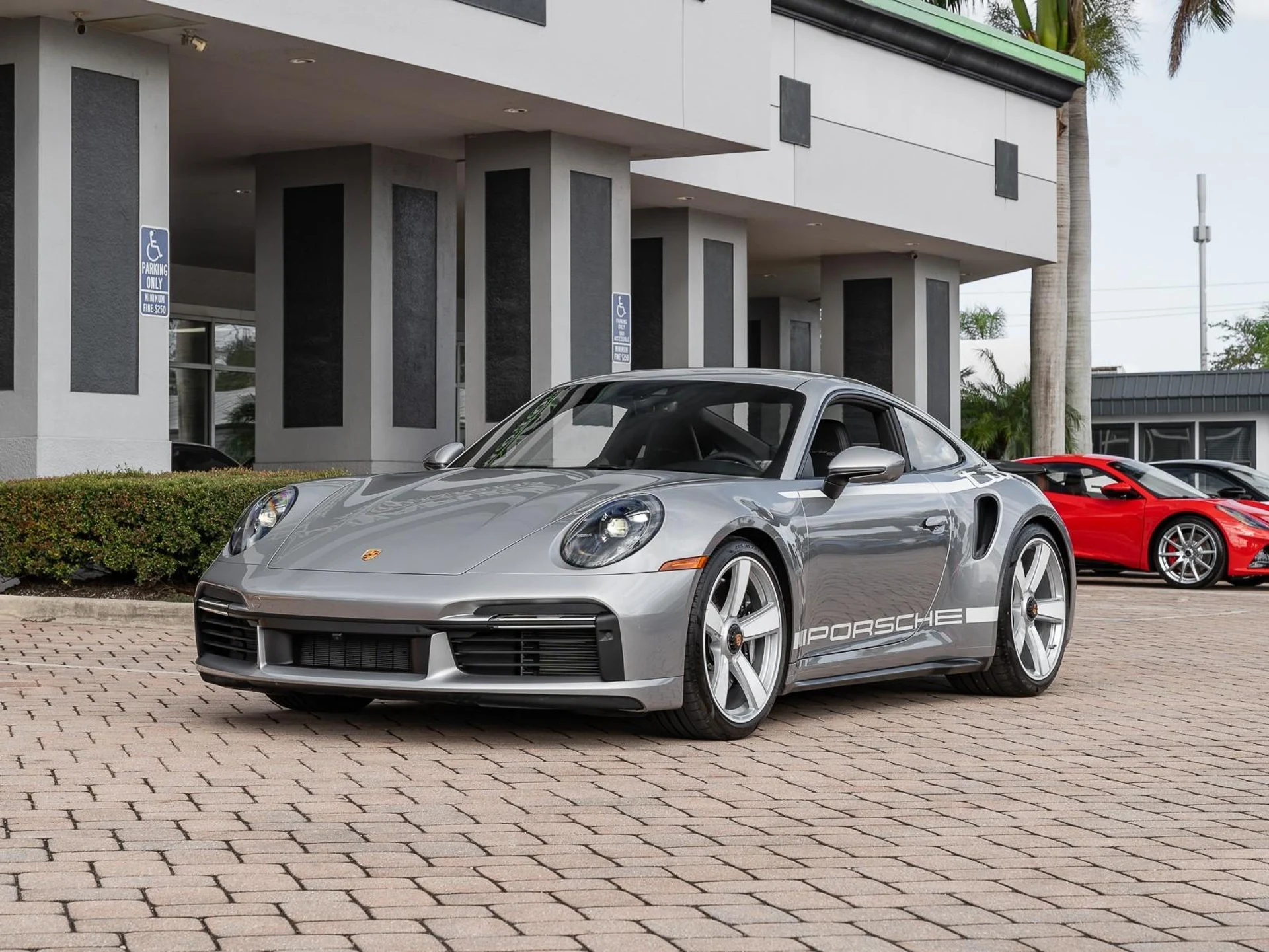 mph035_2123182067_Used_2025_Porsche_911_Turbo_1761858419_f9546b677e