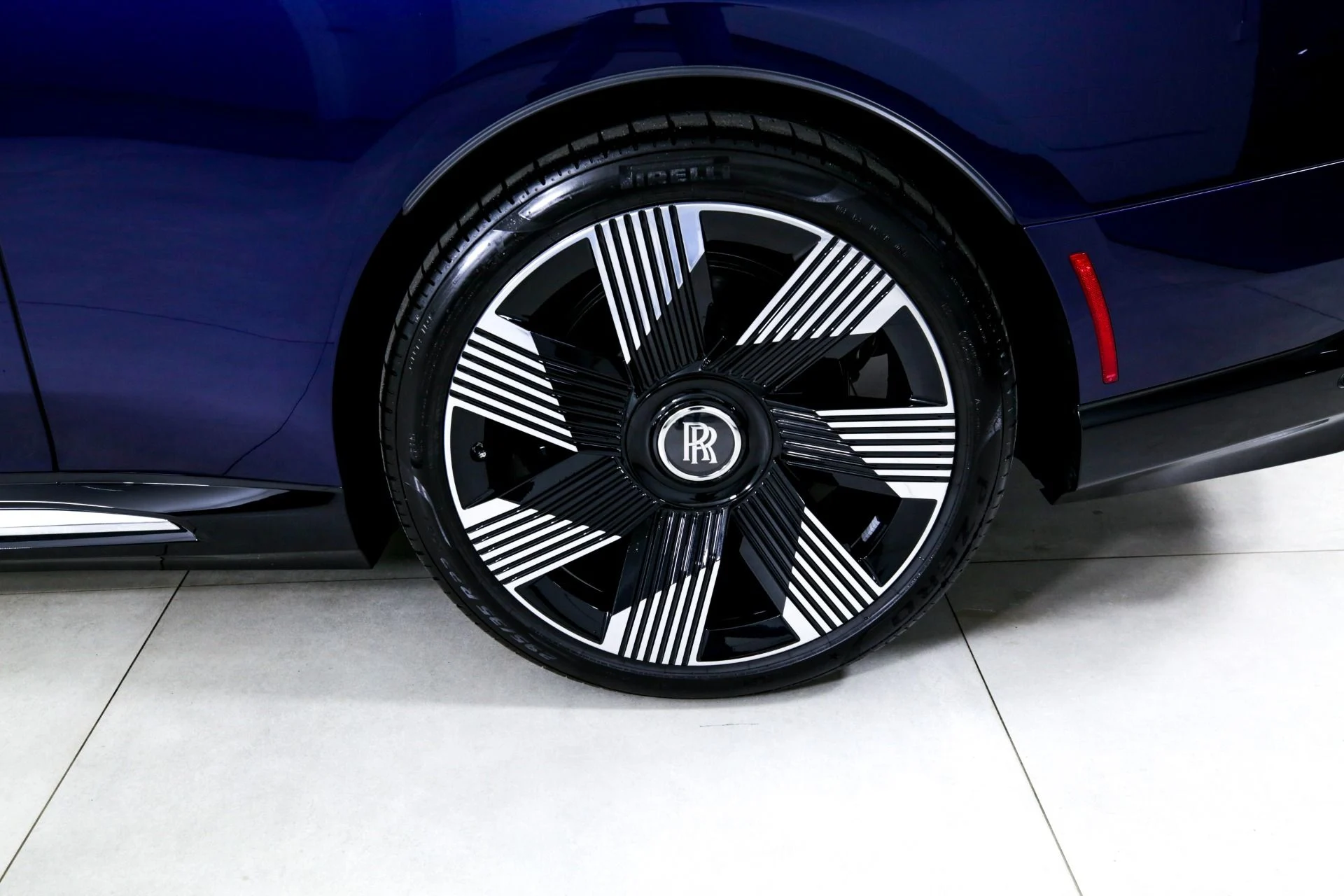 mph035_2141763868_Used_2024_Rolls_Royce_Spectre_1738087182_0a73bdb4f5