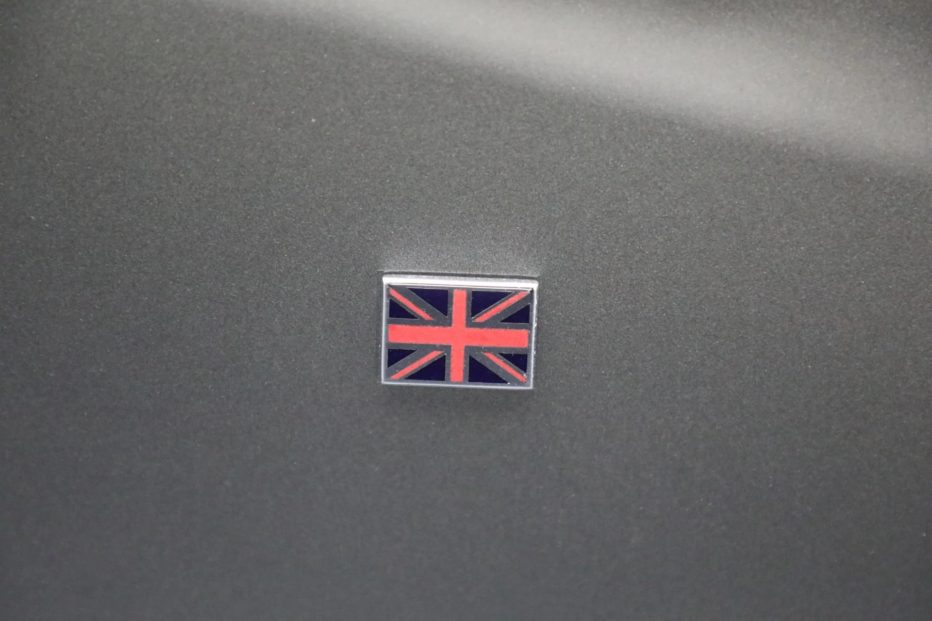 mph035_2147707056_Used_2021_Aston_Martin_Vantage_1764880992_136f9862fc