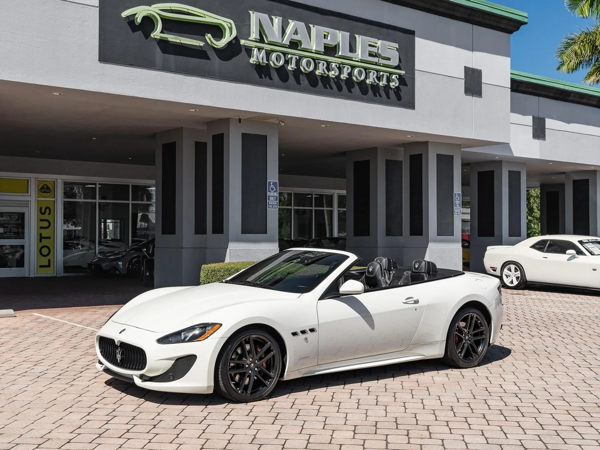 mph035_2168771044_Used_2015_Maserati_Gran_Turismo_Convertible_Sport_1760472381_246139a375