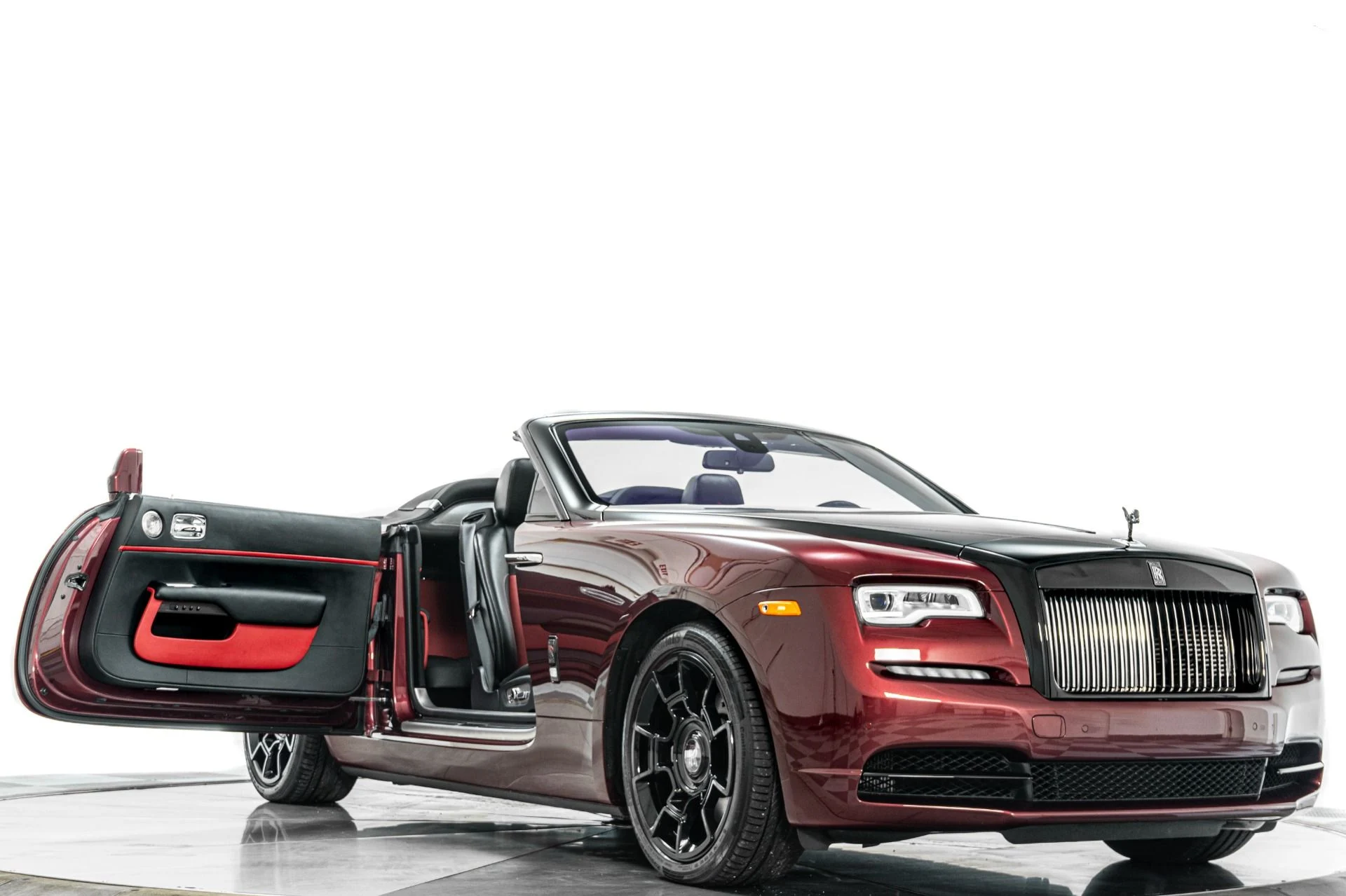 mph035_2178606133_Used_2019_Rolls_Royce_Dawn_Black_Badge_1773693933_ac9acdae43