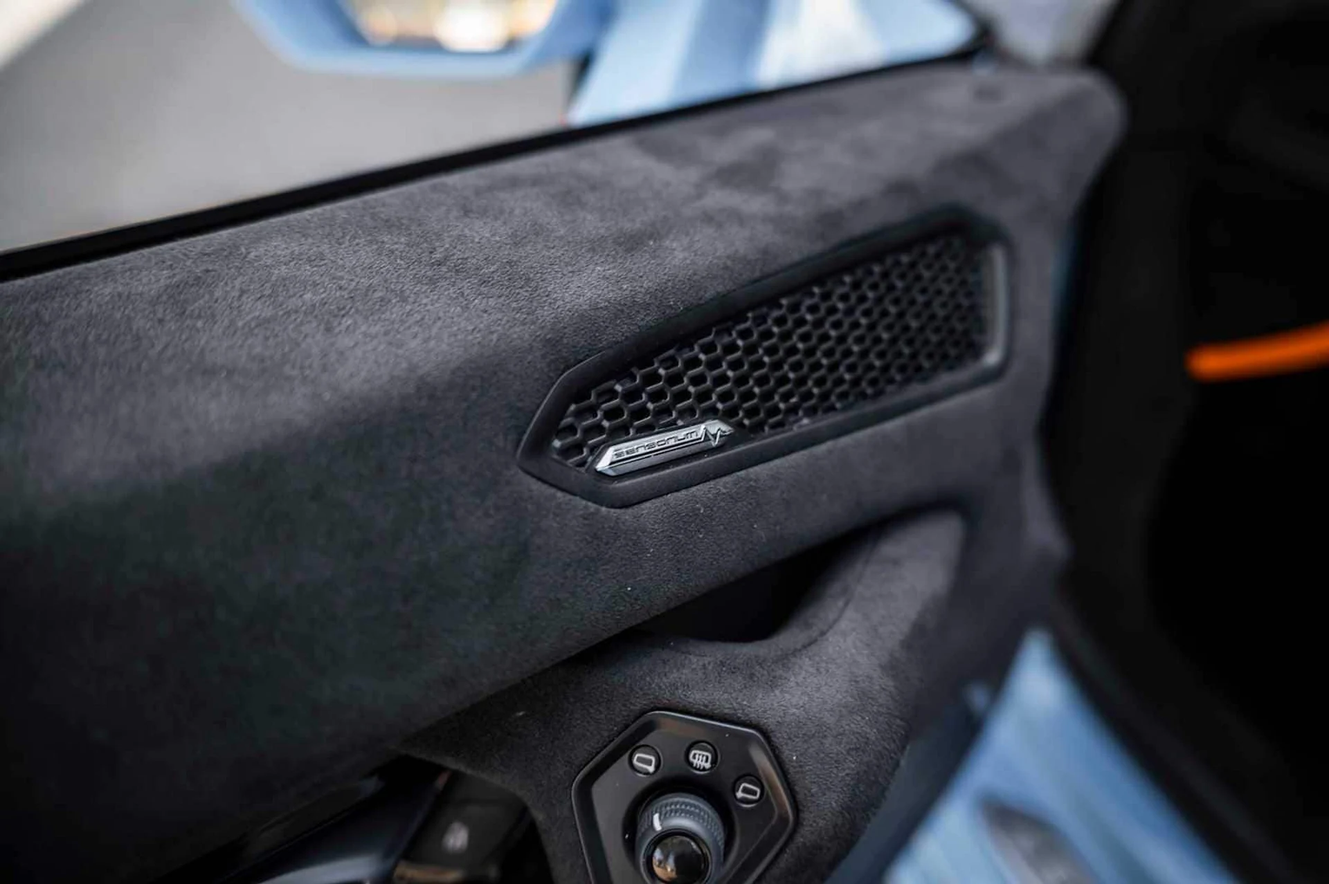 mph035_2184166486_1d6ebca59d6686c64e53c5ffaee70217x_0290273112