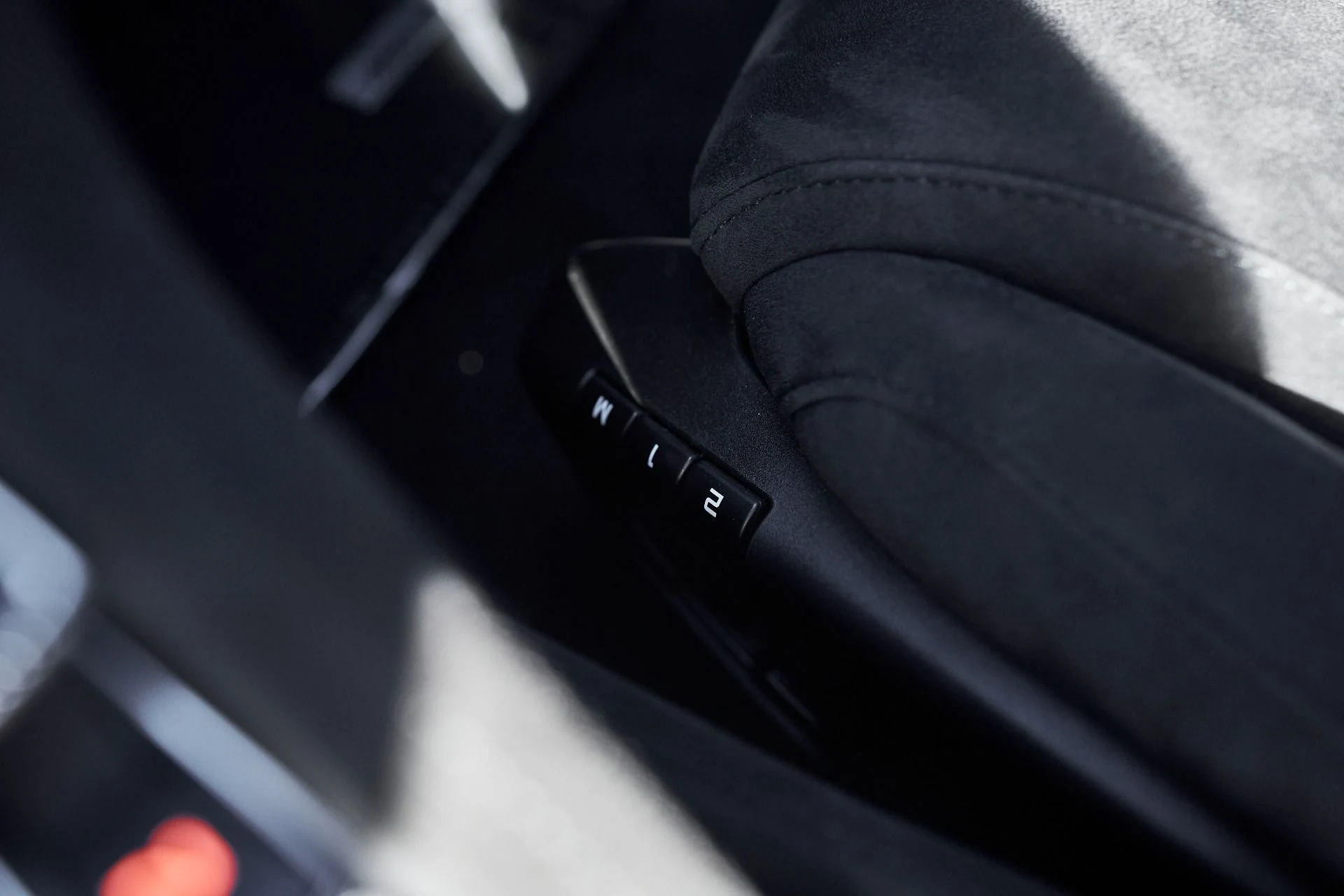 mph035_2187712026_Used_2024_Mc_Laren_750_S_Spider_1761608926_4c23a02459