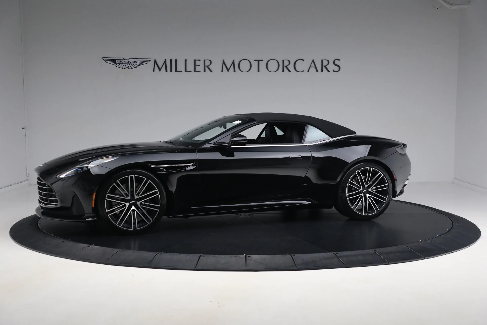 mph035_219272265_New_2025_Aston_Martin_DB_12_Volante_5dc7aa0919