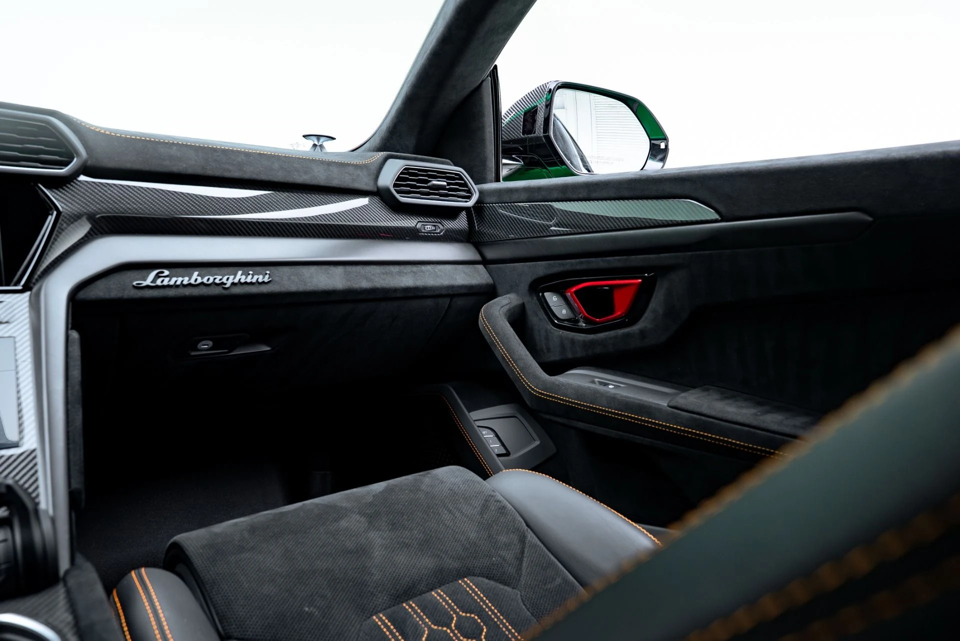 mph035_2201370385_Used_2023_Lamborghini_Urus_Performante_1776977972_4c04264af1