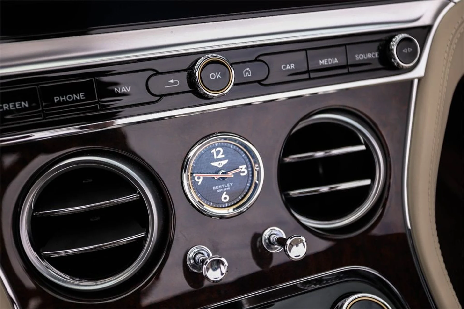 mph035_2215805331_b4ed6267e150d1695f4bfb9264881495_2593cc5853