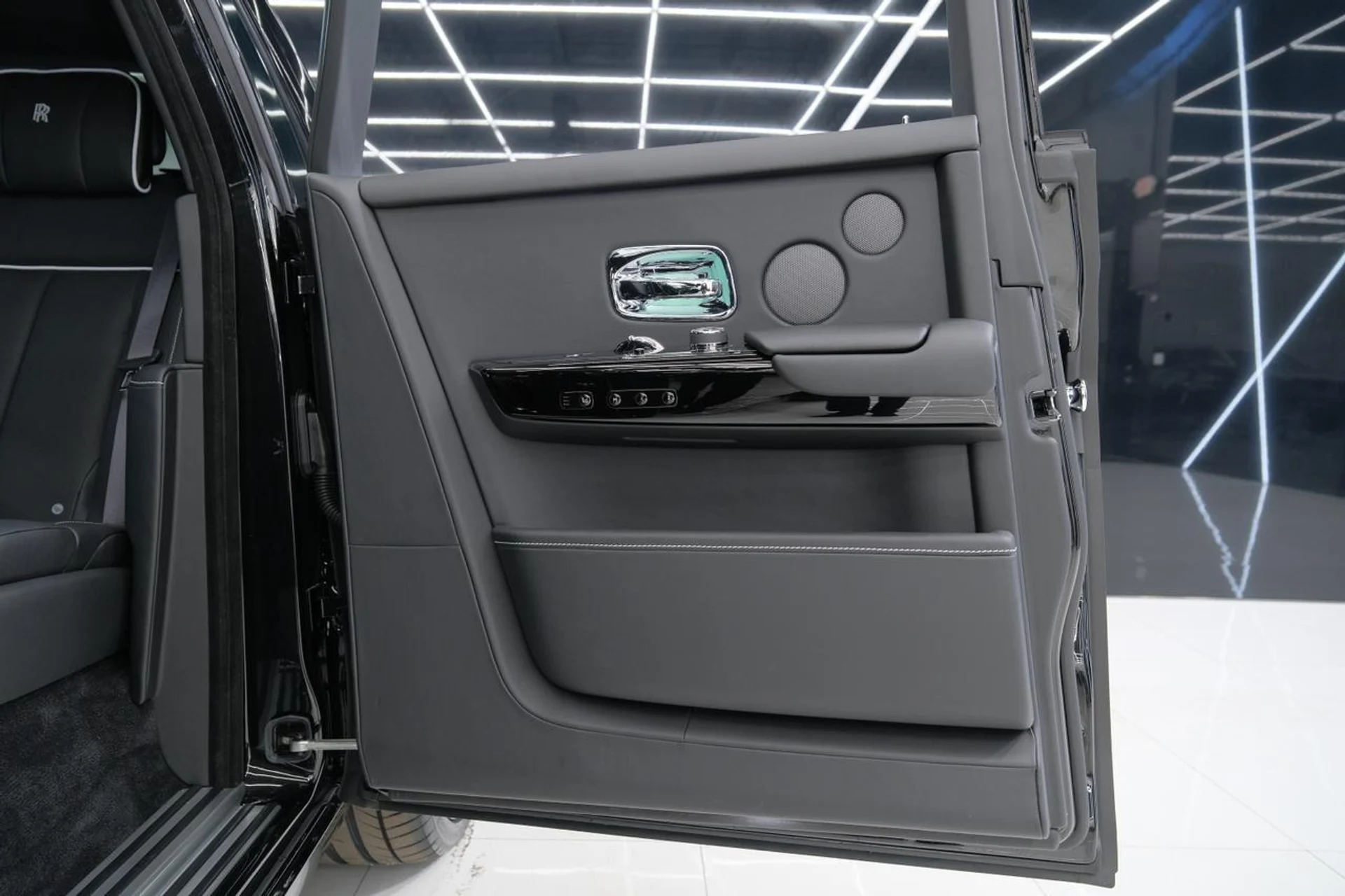 mph035_2218526729_c2160c2314eee6856c9ac39a6a64b270_bb18b9df84