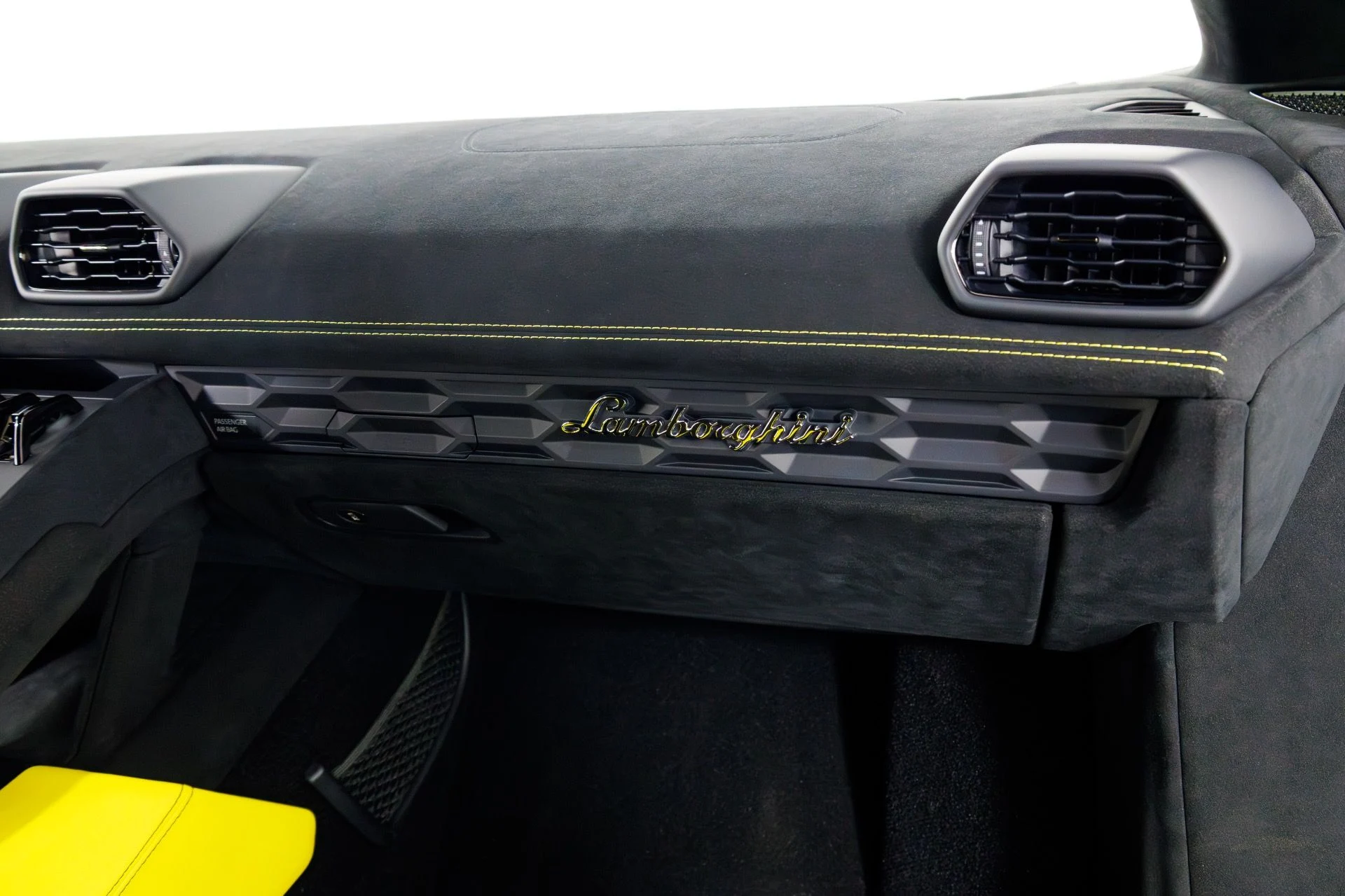 mph035_2219956162_Used_2022_Lamborghini_Huracan_STO_1770056114_b83891a111