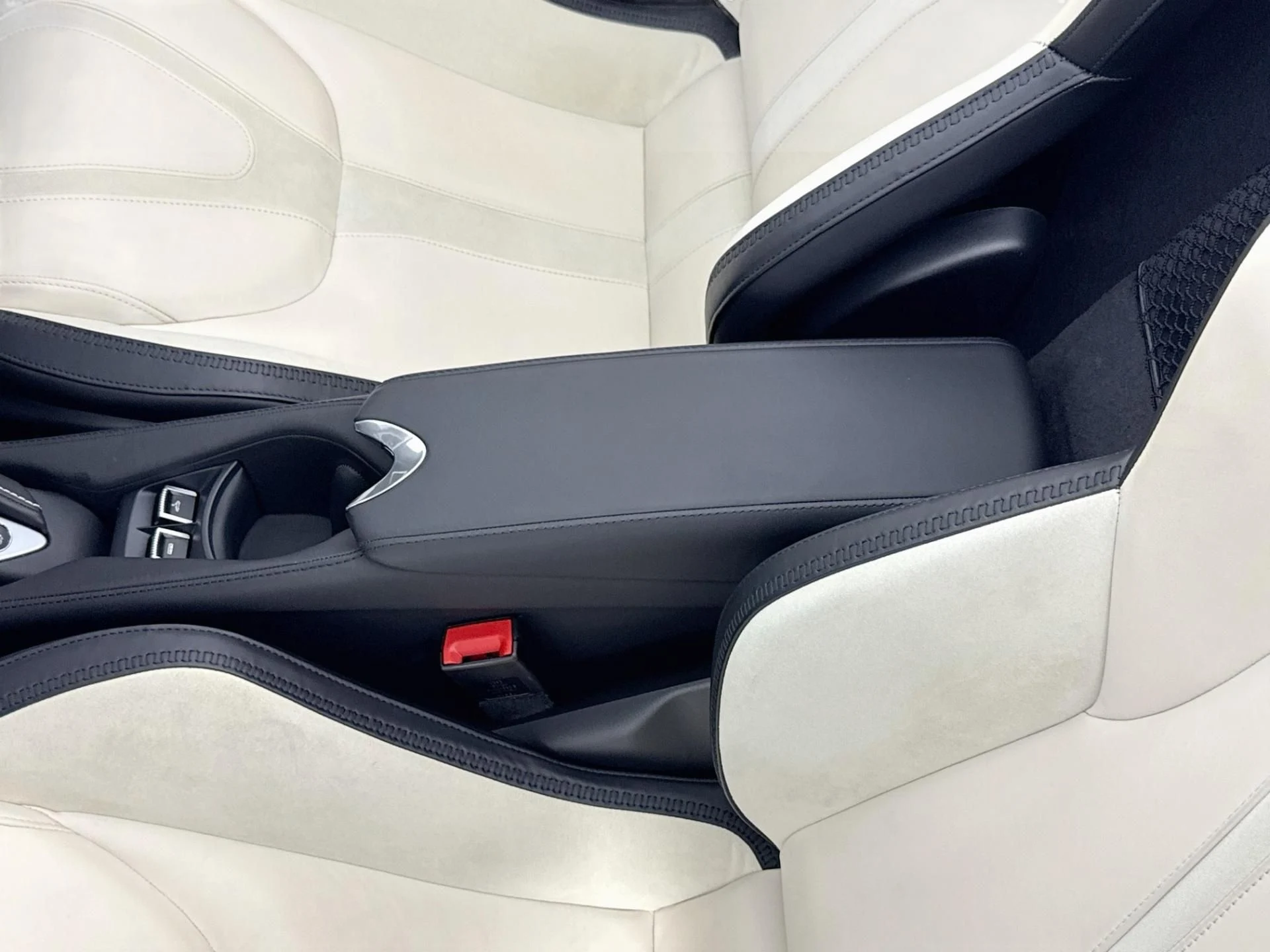mph035_2220477962_Used_2024_Mc_Laren_750_S_Spider_1788340235_b2845a7b2a