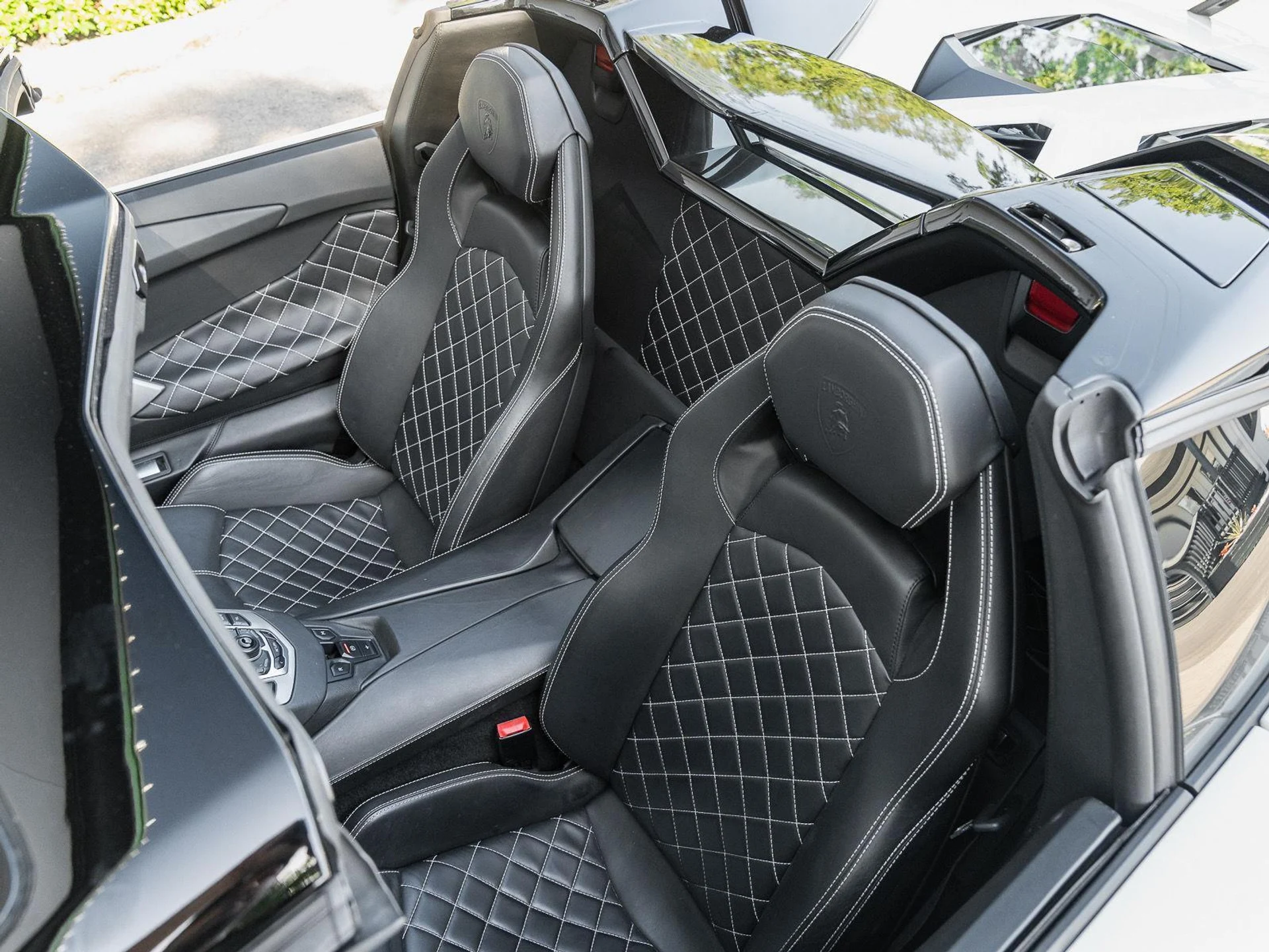 mph035_2220544447_Used_2016_Lamborghini_Aventador_LP_700_4_1777082813_9ea78dfdce