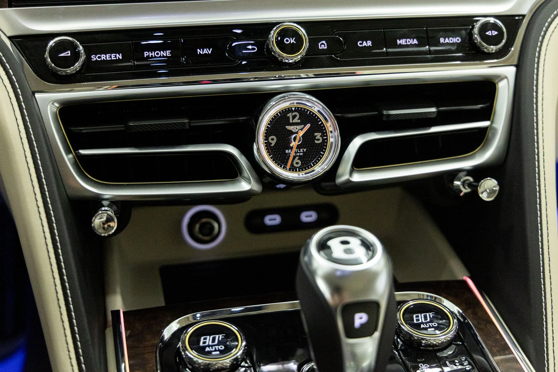 mph035_2227058277_23630589e5befd8faa947c68c3e3f2d4x_4989f793d6