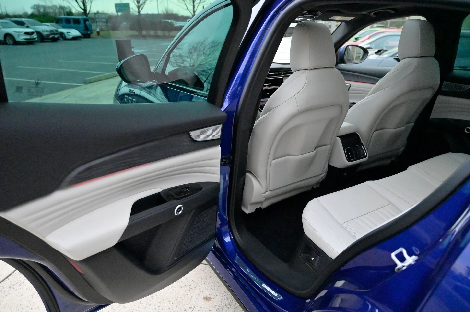 mph035_2235022522_d72aa5a4e1394dd7908e68ba449aefcb_74aa48e685