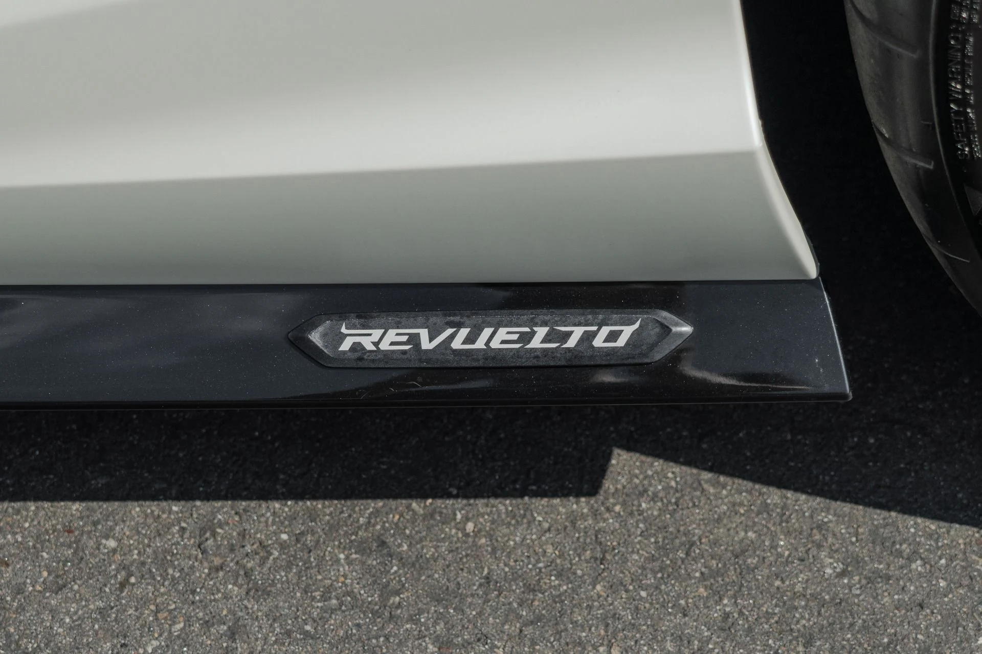 mph035_2235428859_Used_2024_Lamborghini_Revuelto_1759355869_a320236f25